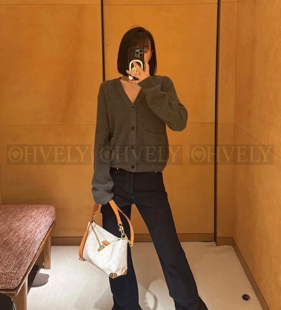 【 ZP 】LOUIS VUITTON 가디건 (매장가 396만원)