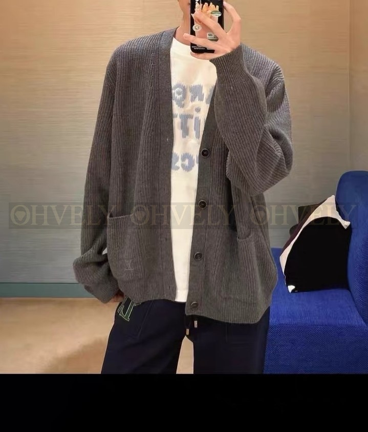 【 ZP 】LOUIS VUITTON 가디건 (매장가 396만원) 상품 썸네일