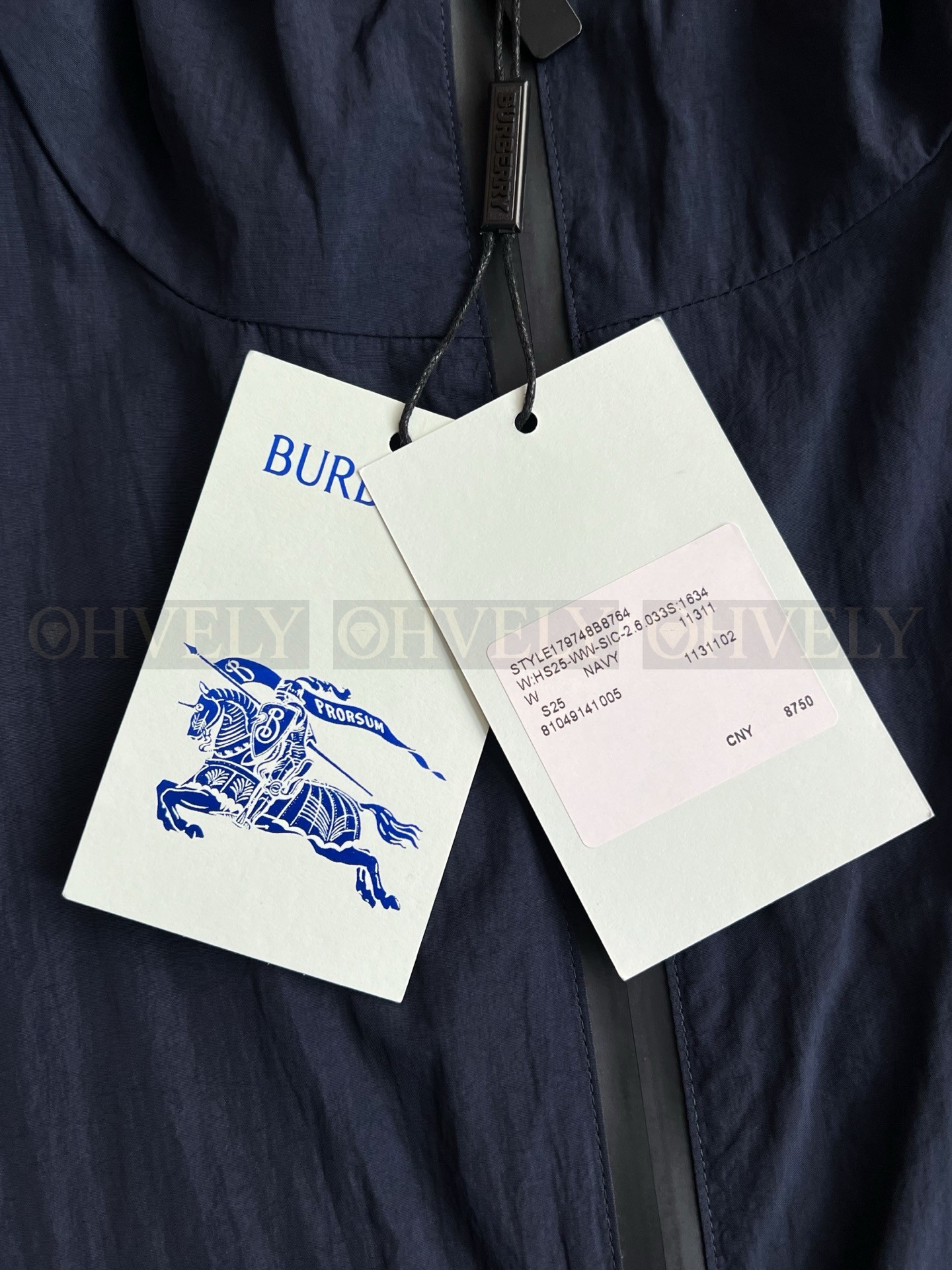 【 ZP 】Burberry 나일론 네이비 후드 자켓 (매장가 175만원) 상품 썸네일