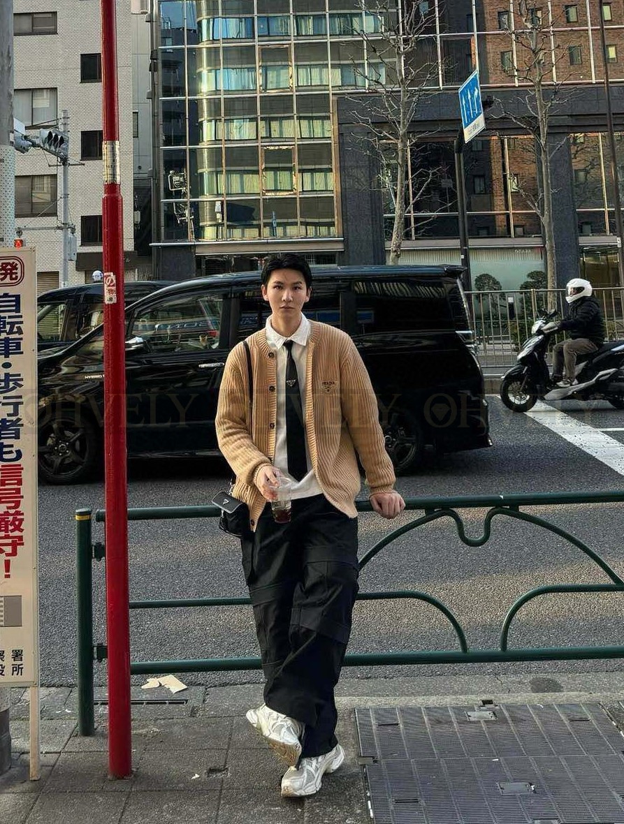 【 ZP 】Prada 가디건 (매장가 402만원) 상품 썸네일