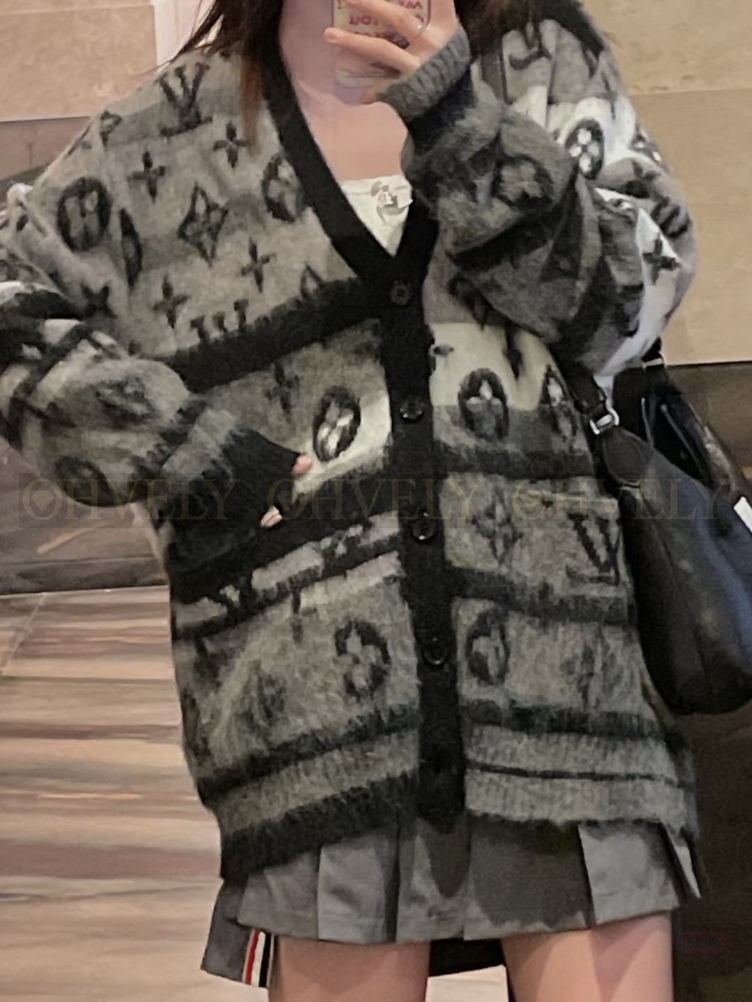 【 ZP 】LOUIS VUITTON 가디건 (매장가 298만원)