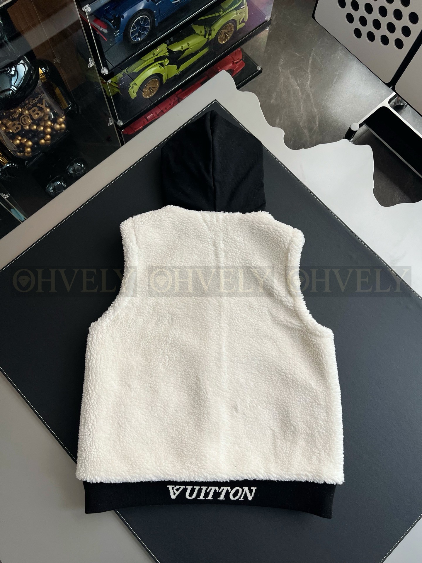 【 ZP 】LOUIS VUITTON 후드 조끼 (매장가 302만원) 상품 썸네일