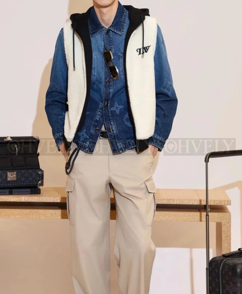 【 ZP 】LOUIS VUITTON 후드 조끼 (매장가 302만원)