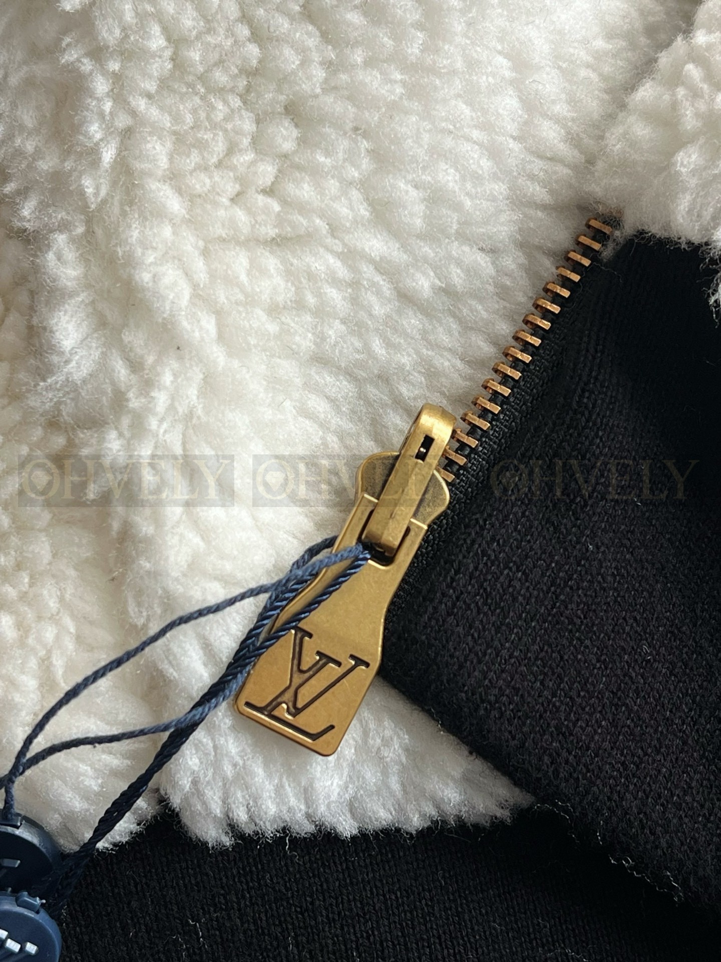【 ZP 】LOUIS VUITTON 후드 조끼 (매장가 302만원) 상품 썸네일