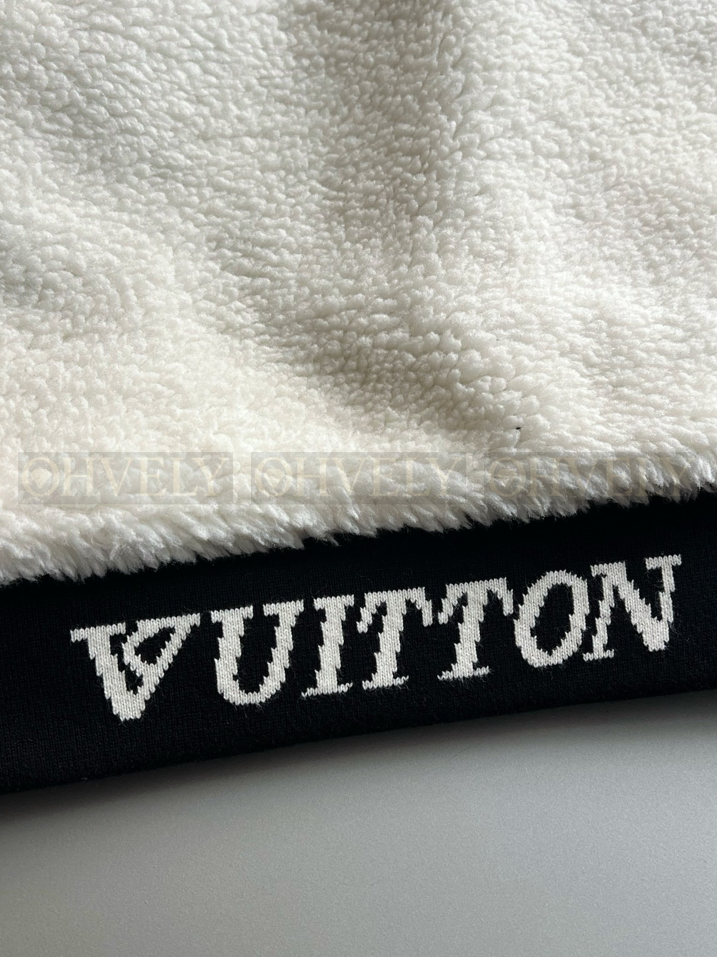 【 ZP 】LOUIS VUITTON 후드 조끼 (매장가 302만원) 상품 썸네일