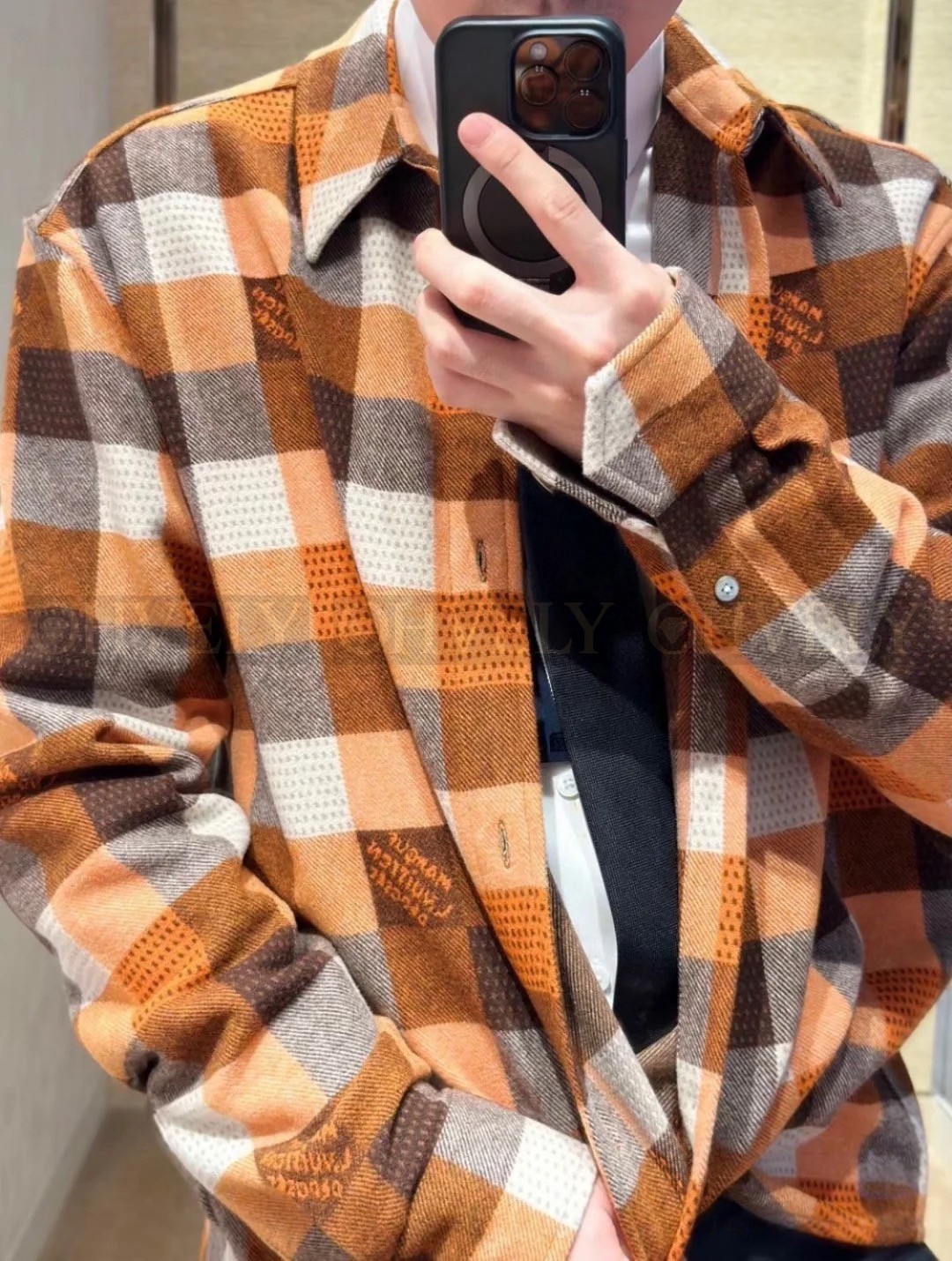 【 ZP 】LOUIS VUITTON 셔츠 (매장가 214만원) 상품 썸네일