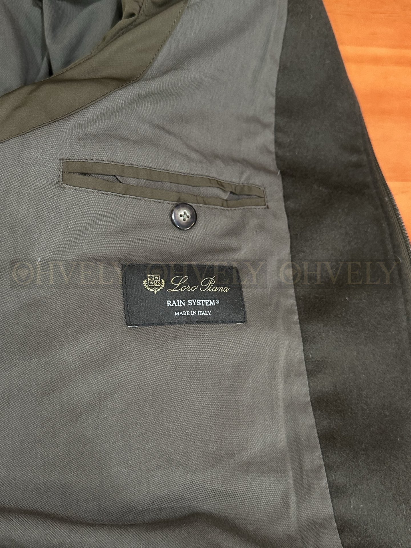 【 ZP버전 】LoroPiana 패딩 조끼 (매장가 760만원) 상품 썸네일