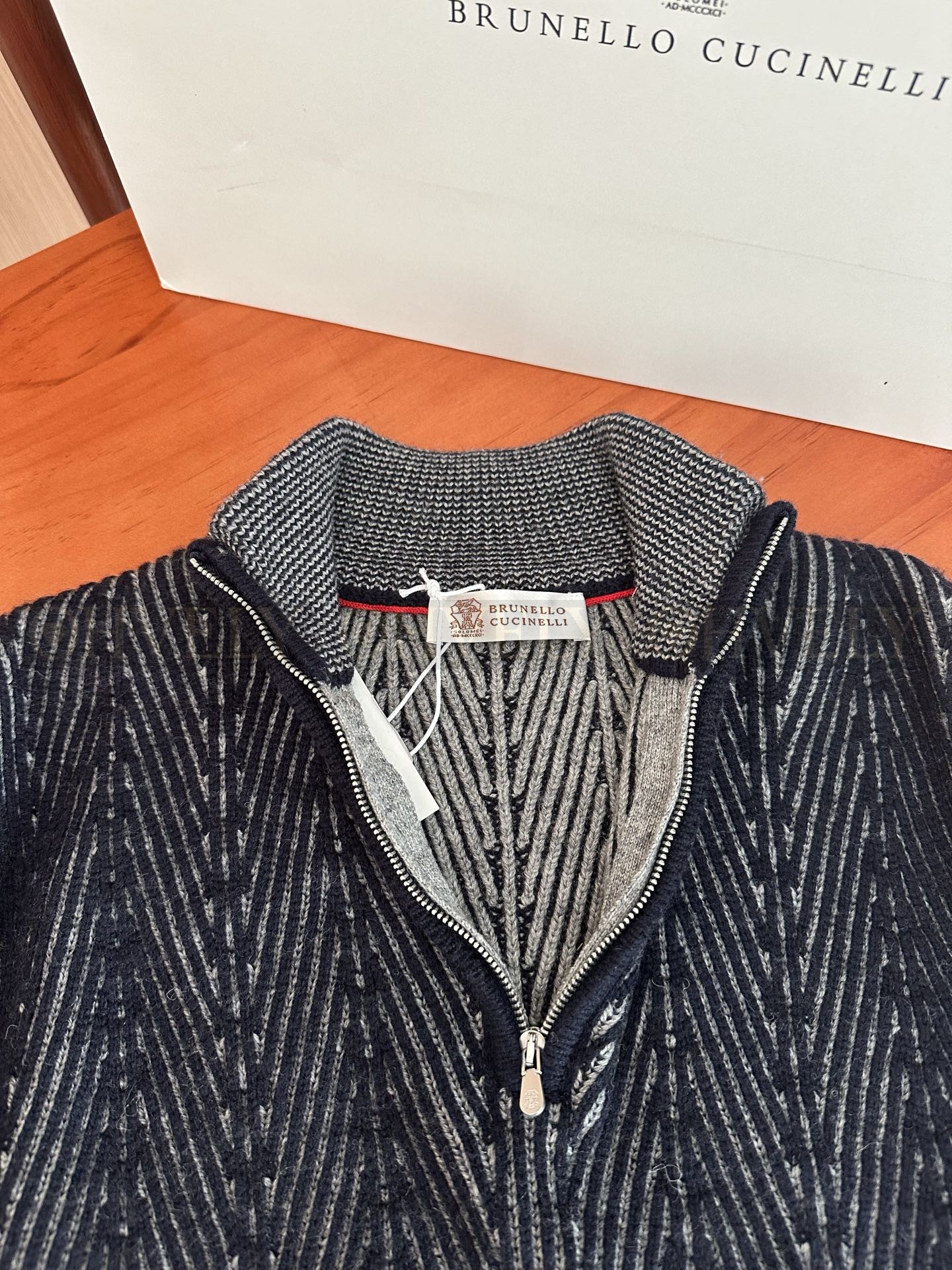 【 ZP버전 】Brunello Cucinelli 스웨터 (매장가 238만원) 상품 썸네일