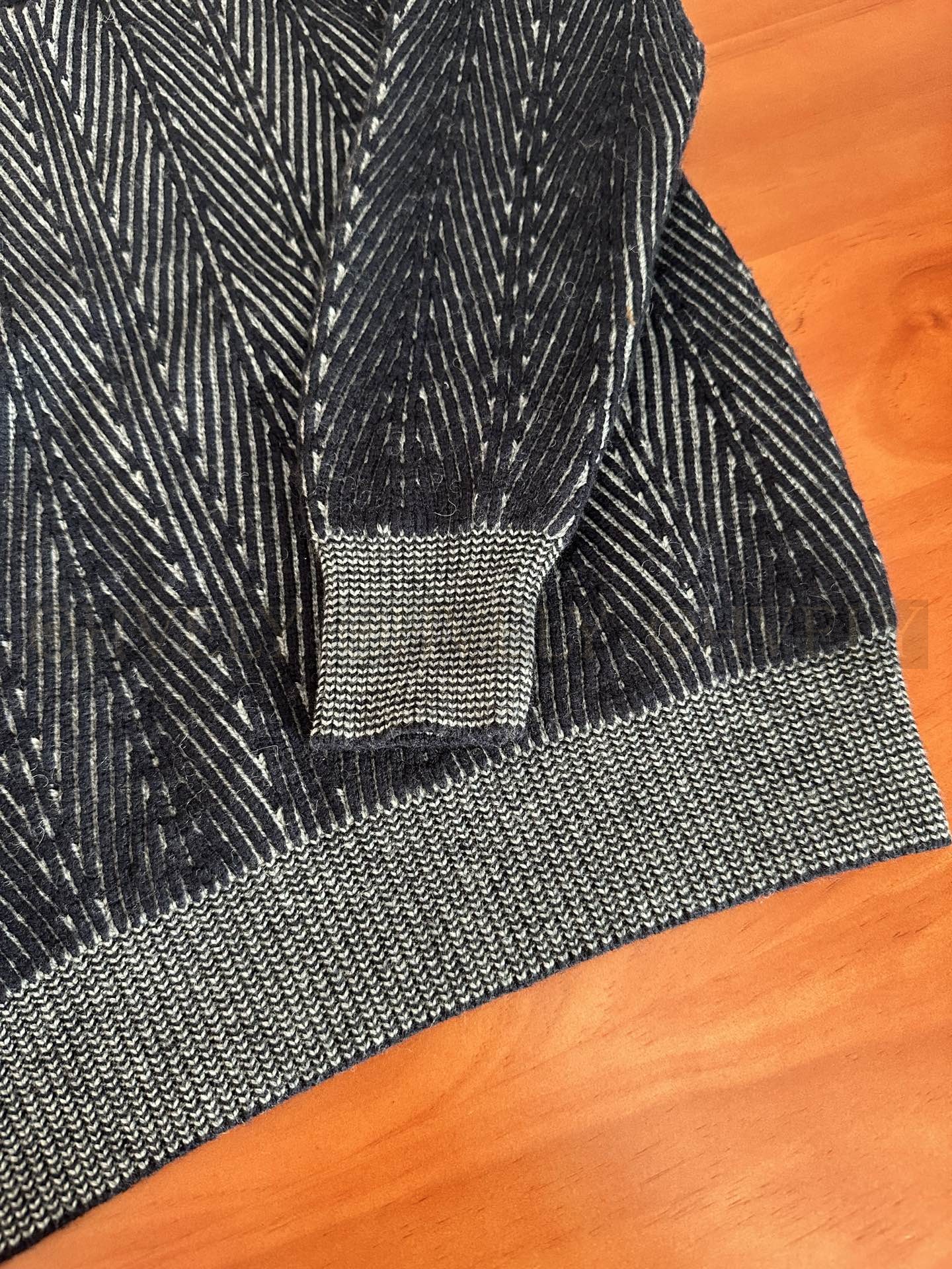 【 ZP버전 】Brunello Cucinelli 스웨터 (매장가 238만원) 상품 썸네일