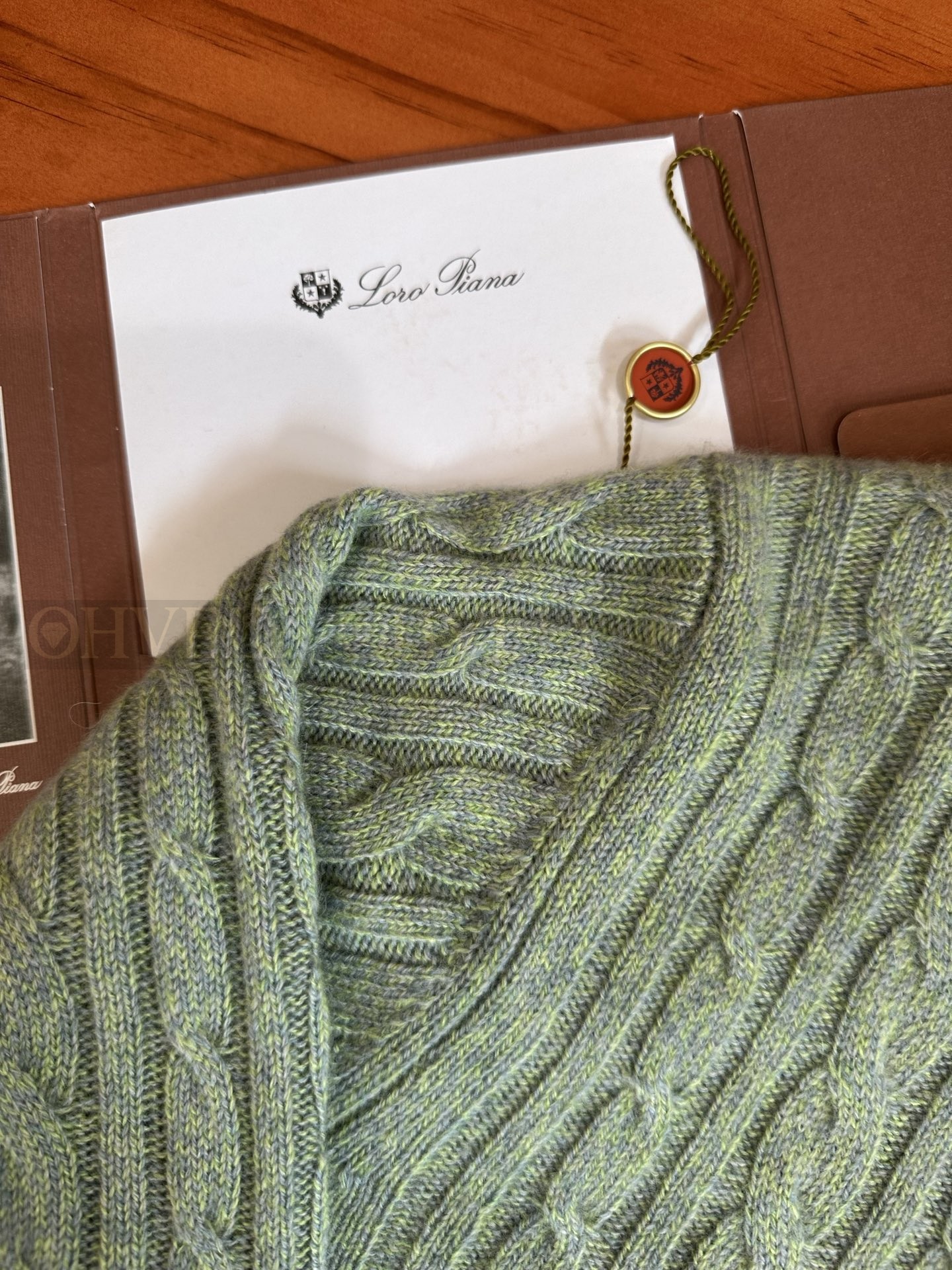 【 ZP 】LoroPiana 라운드 스웨터 (매장가 370만원) 상품 썸네일