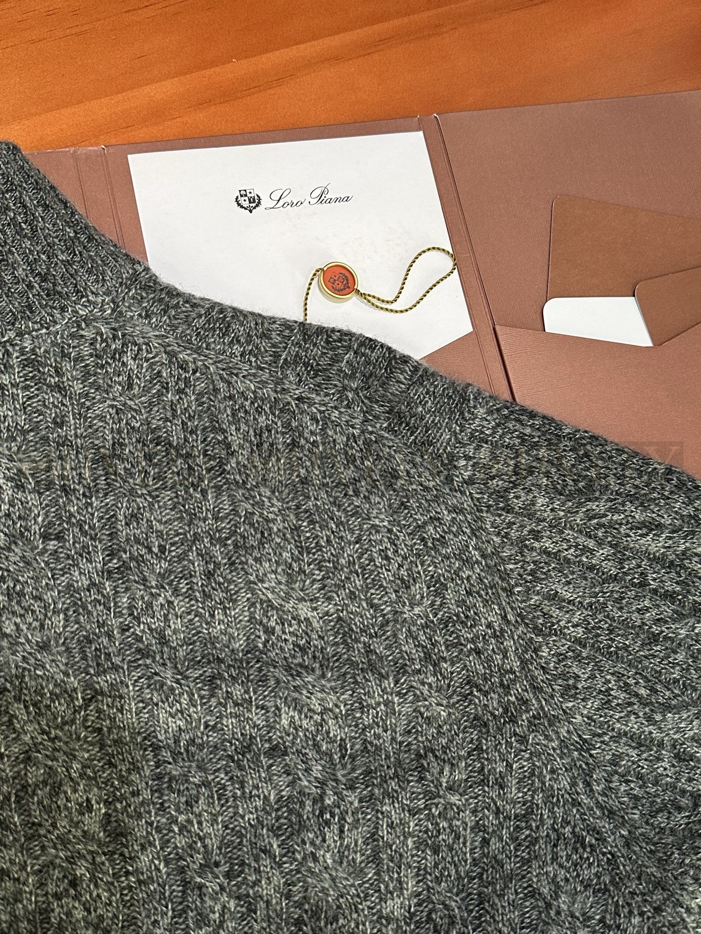 【 ZP 】LoroPiana 니트 스웨터 (매장가 410만원) 상품 썸네일