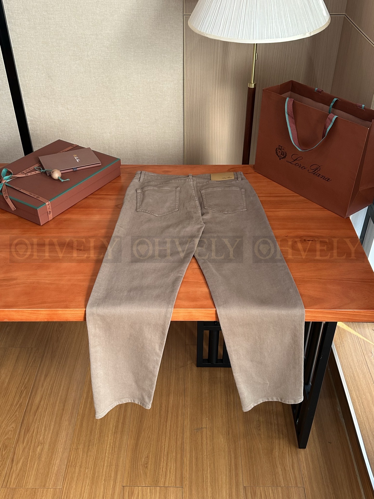 【 ZP 】LoroPiana 바지 (매장가 136만원) 상품 썸네일
