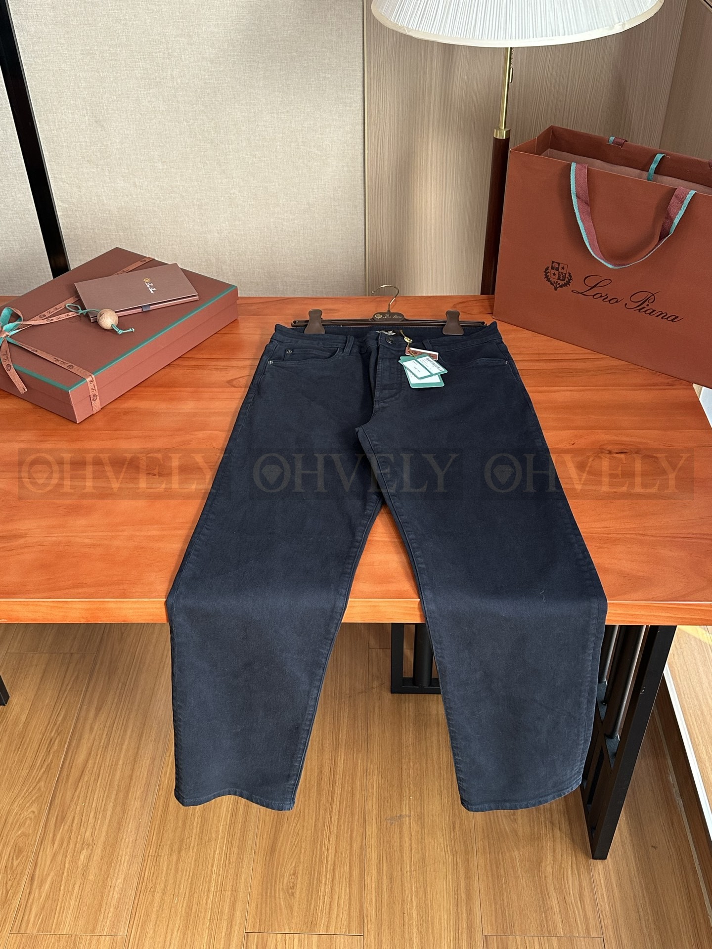 【 ZP 】LoroPiana 바지 (매장가 136만원) 상품 썸네일