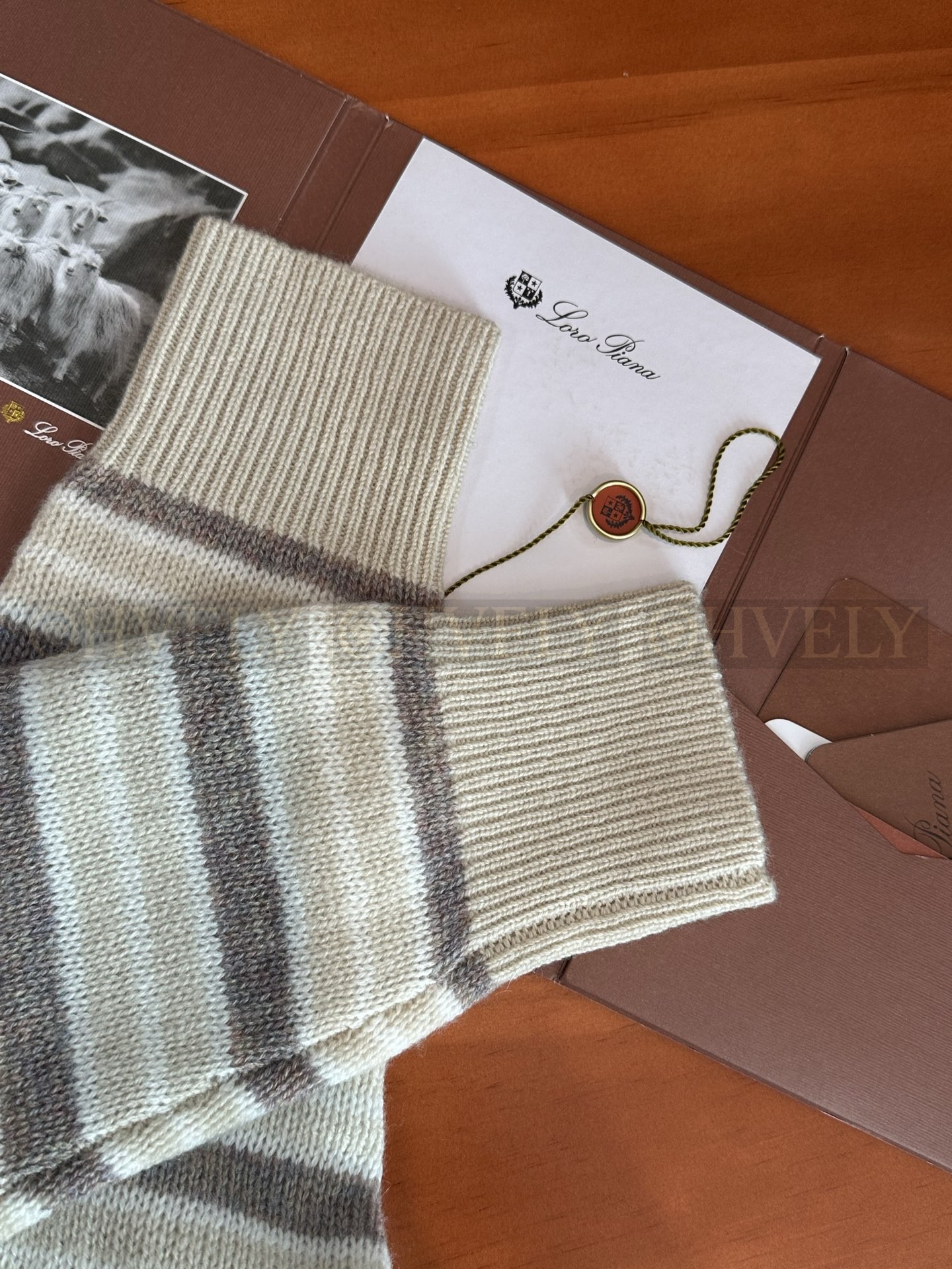 【 ZP 】LoroPiana 가디건 (매장가 448만원) 상품 썸네일