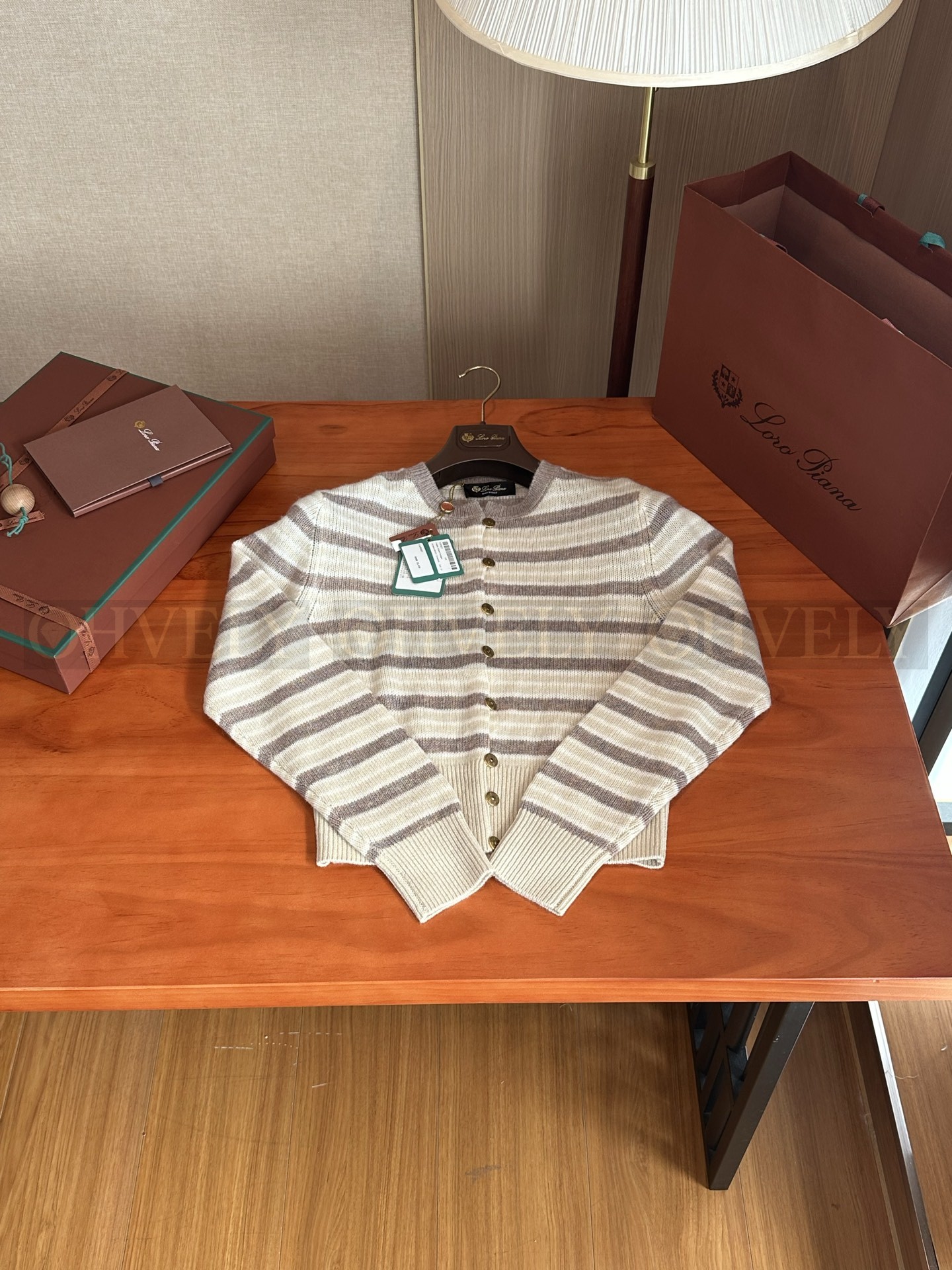 【 ZP 】LoroPiana 가디건 (매장가 448만원) 상품 썸네일