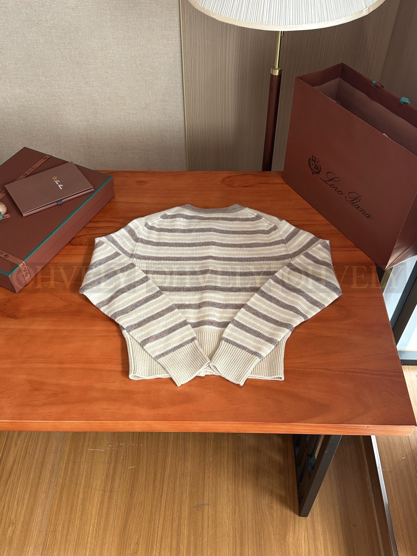 【 ZP 】LoroPiana 가디건 (매장가 448만원) 상품 썸네일