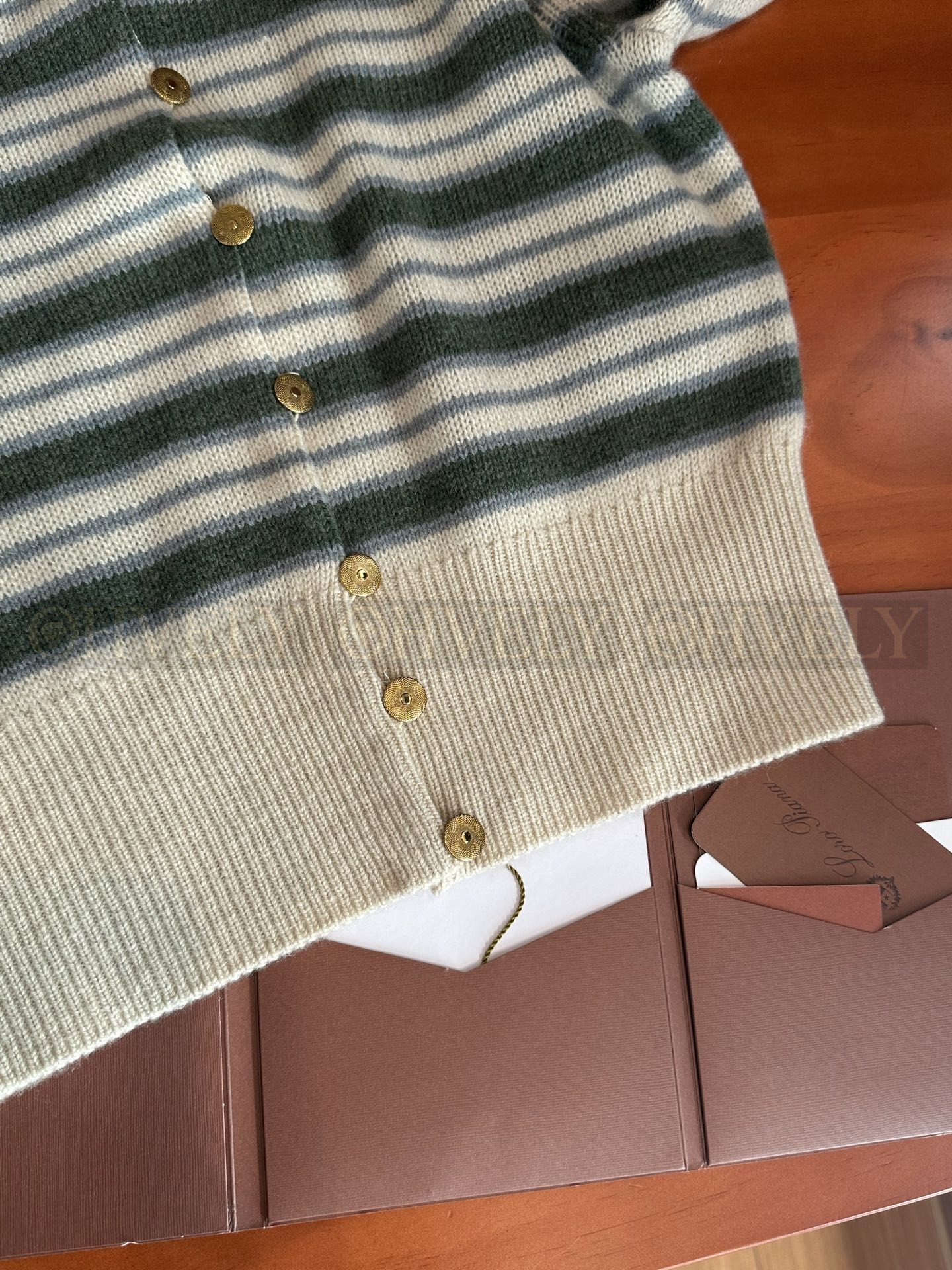 【 ZP 】LoroPiana 가디건 (매장가 448만원) 상품 썸네일