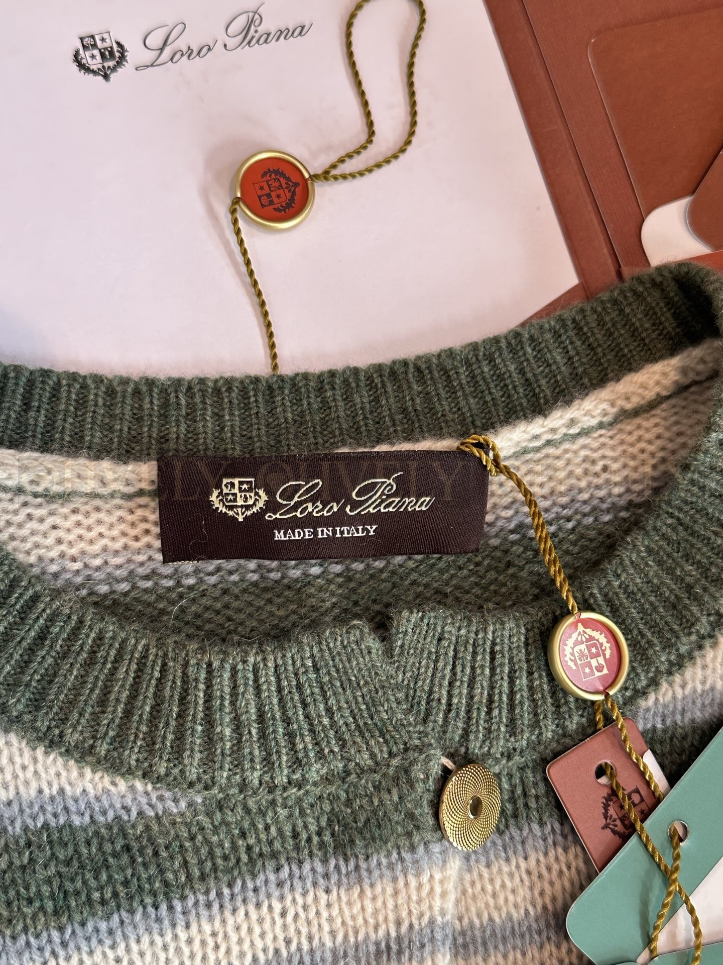 【 ZP 】LoroPiana 가디건 (매장가 448만원) 상품 썸네일