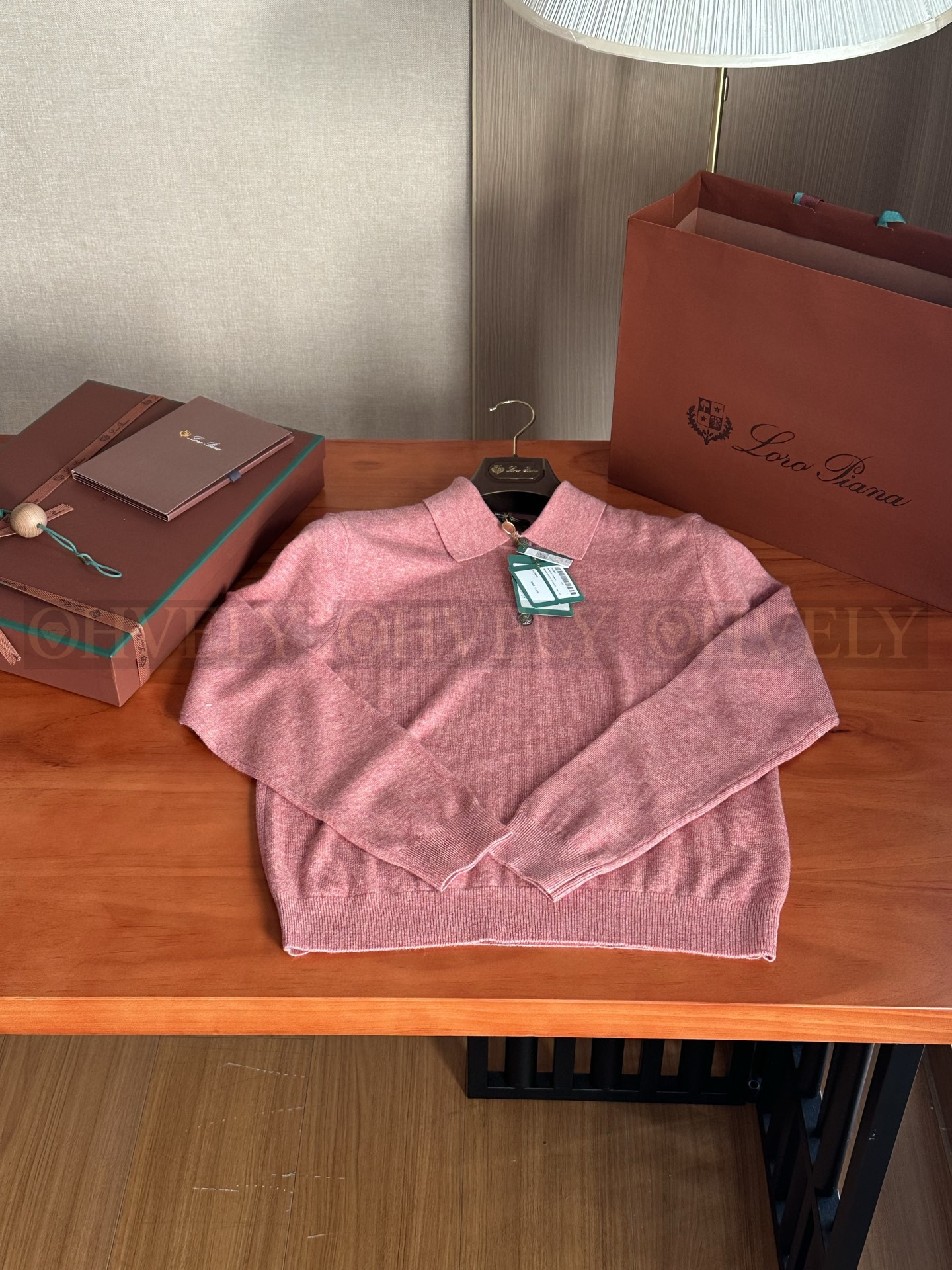 【 ZP 】LoroPiana 티셔츠 (매장가 332만원) 상품 썸네일
