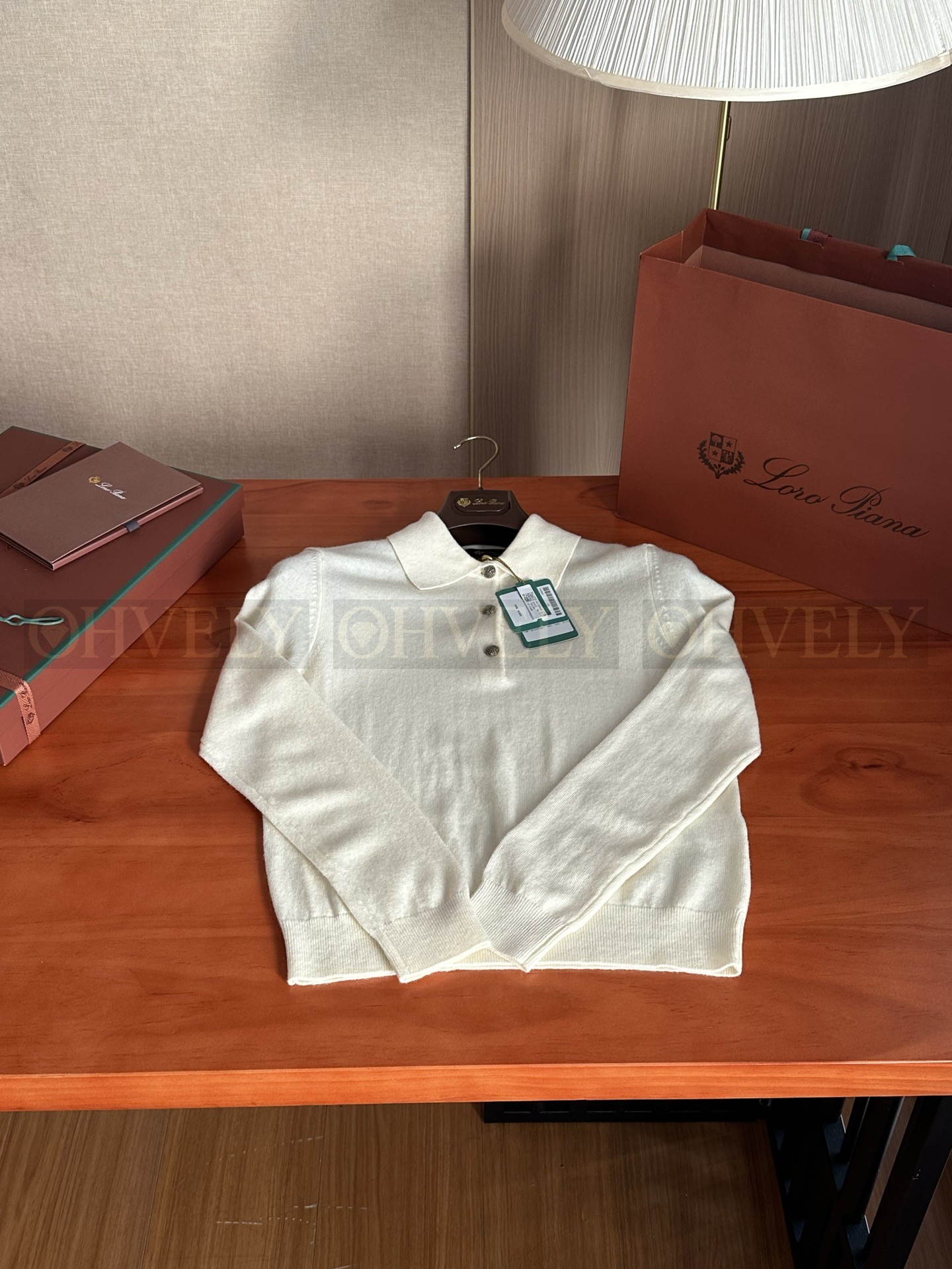 【 ZP 】LoroPiana 티셔츠 (매장가 332만원) 상품 썸네일