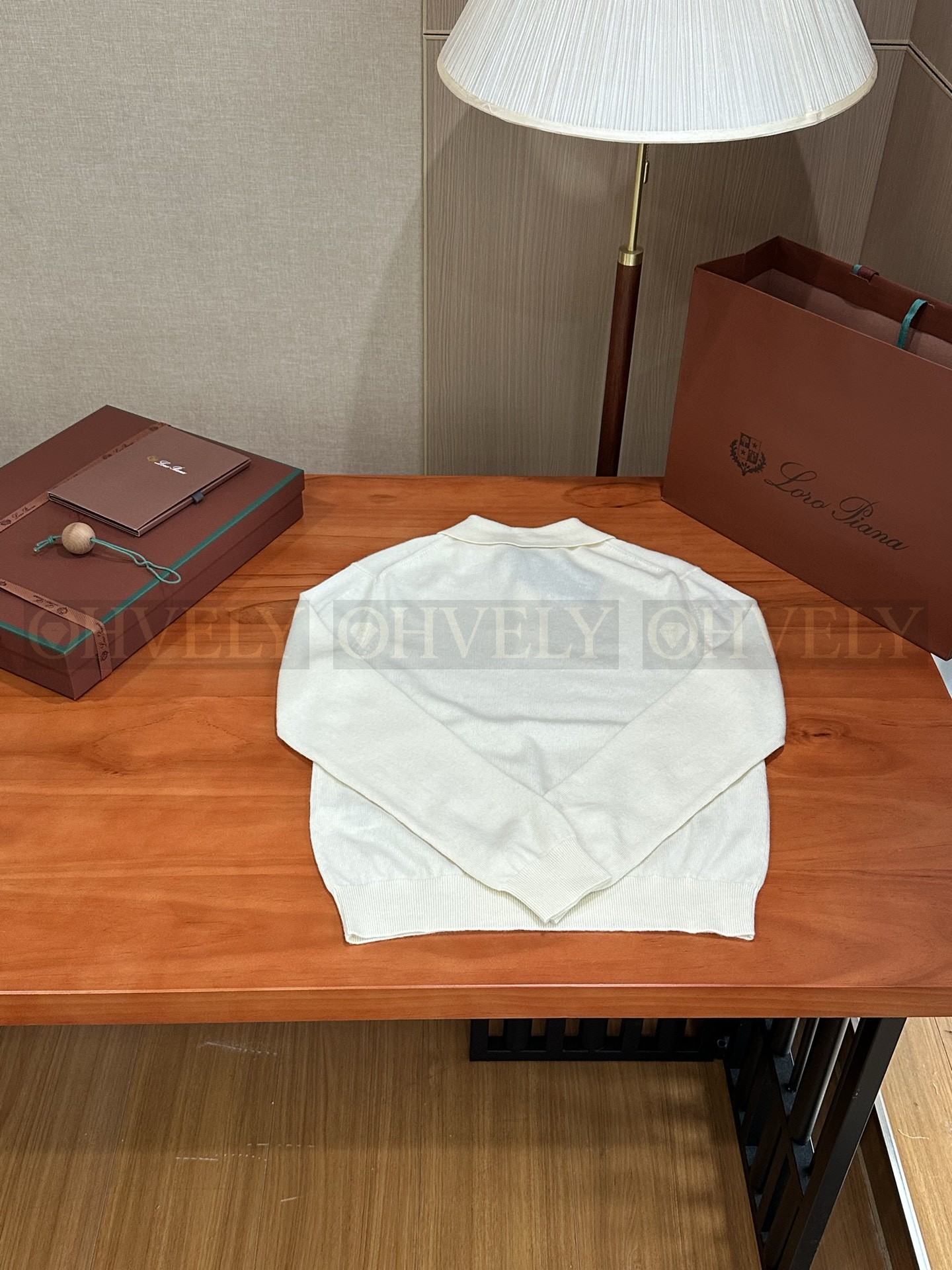 【 ZP 】LoroPiana 티셔츠 (매장가 332만원) 상품 썸네일
