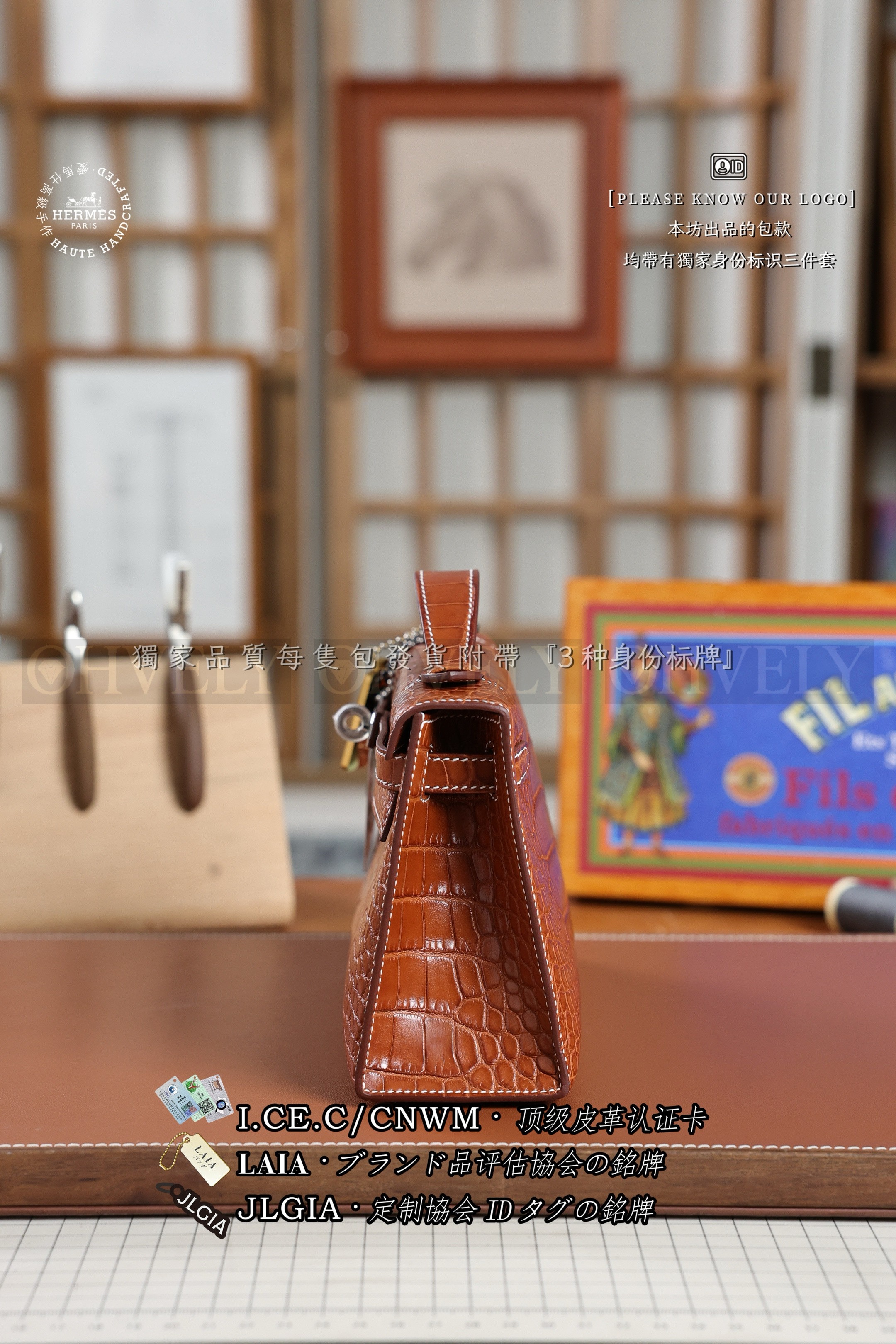 Hermès KELLY 𝙋𝙊𝘾𝙃𝙀𝙏𝙏𝙀 𝘽𝙖𝙧𝙚𝙣𝙞𝙖 은장 상품 썸네일
