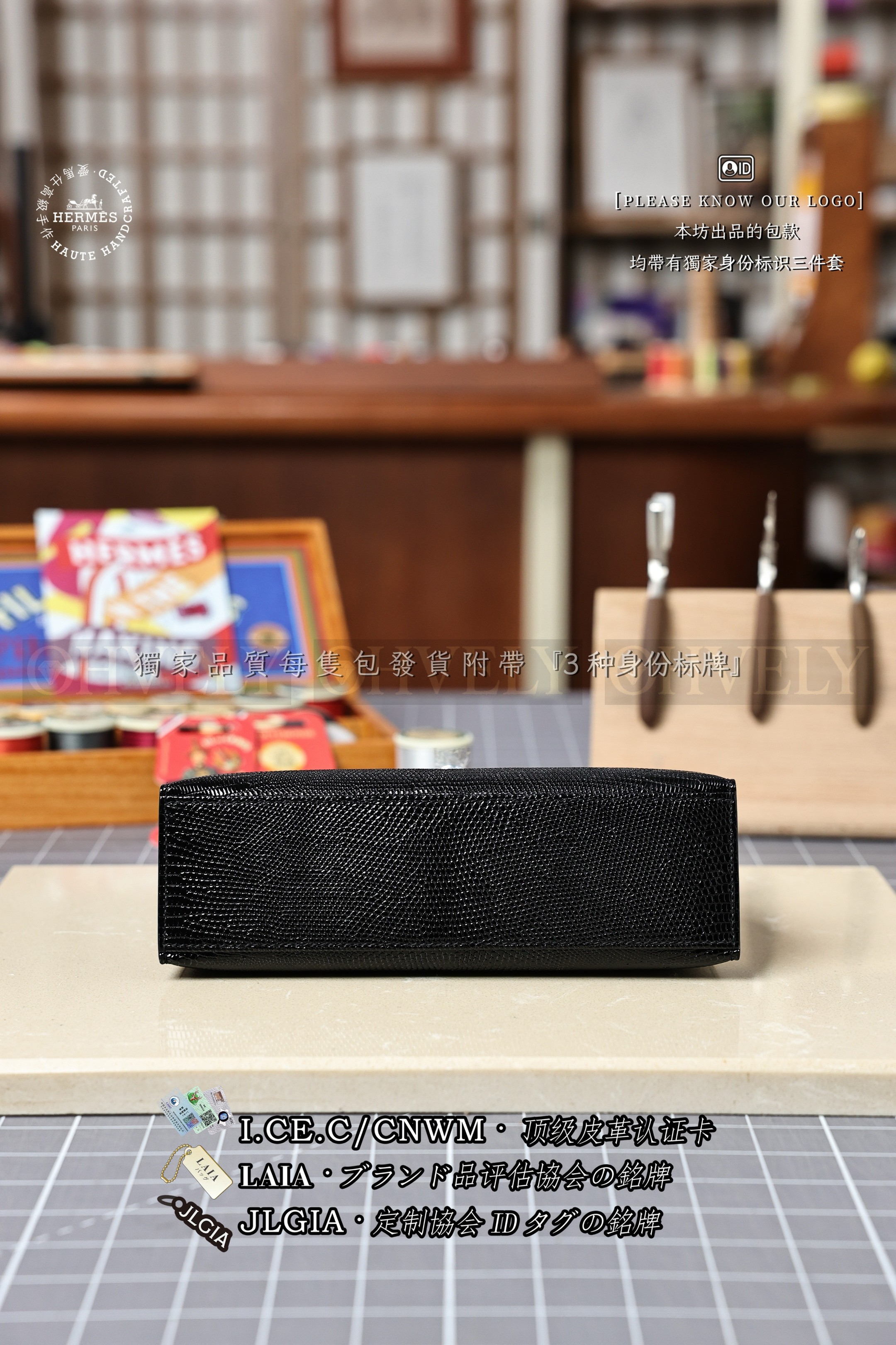 Hermès KELLY 𝙋𝙤𝙘𝙝𝙚𝙩𝙩𝙚 𝙉𝙤𝙞𝙧 은장 상품 썸네일