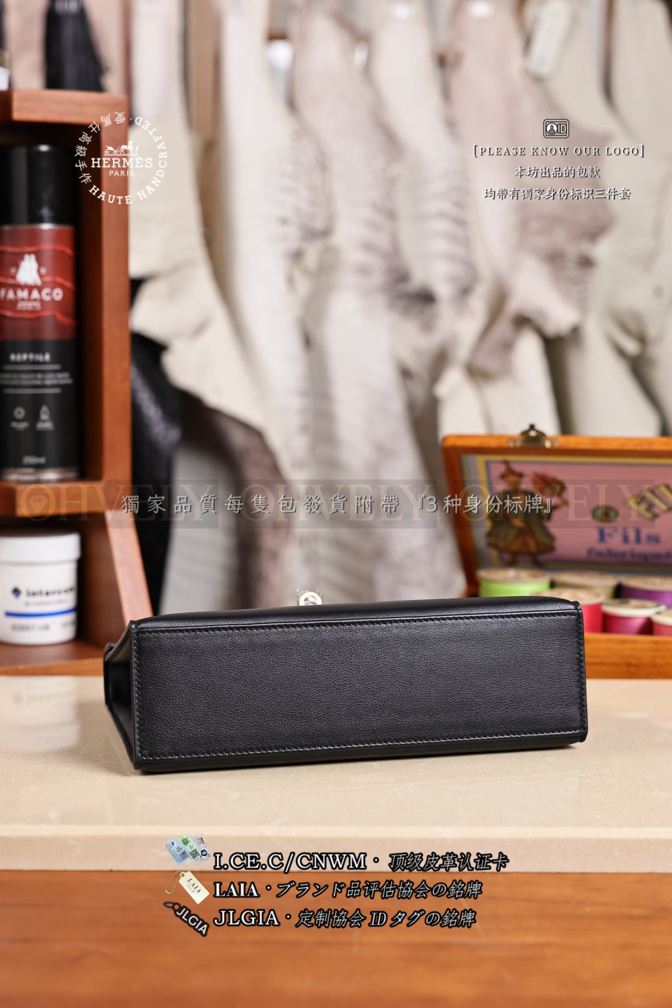Hermès 𝙼𝚒𝚗𝚒 Kelly 𝙸 𝙽𝚘𝚒𝚛 금장 상품 썸네일