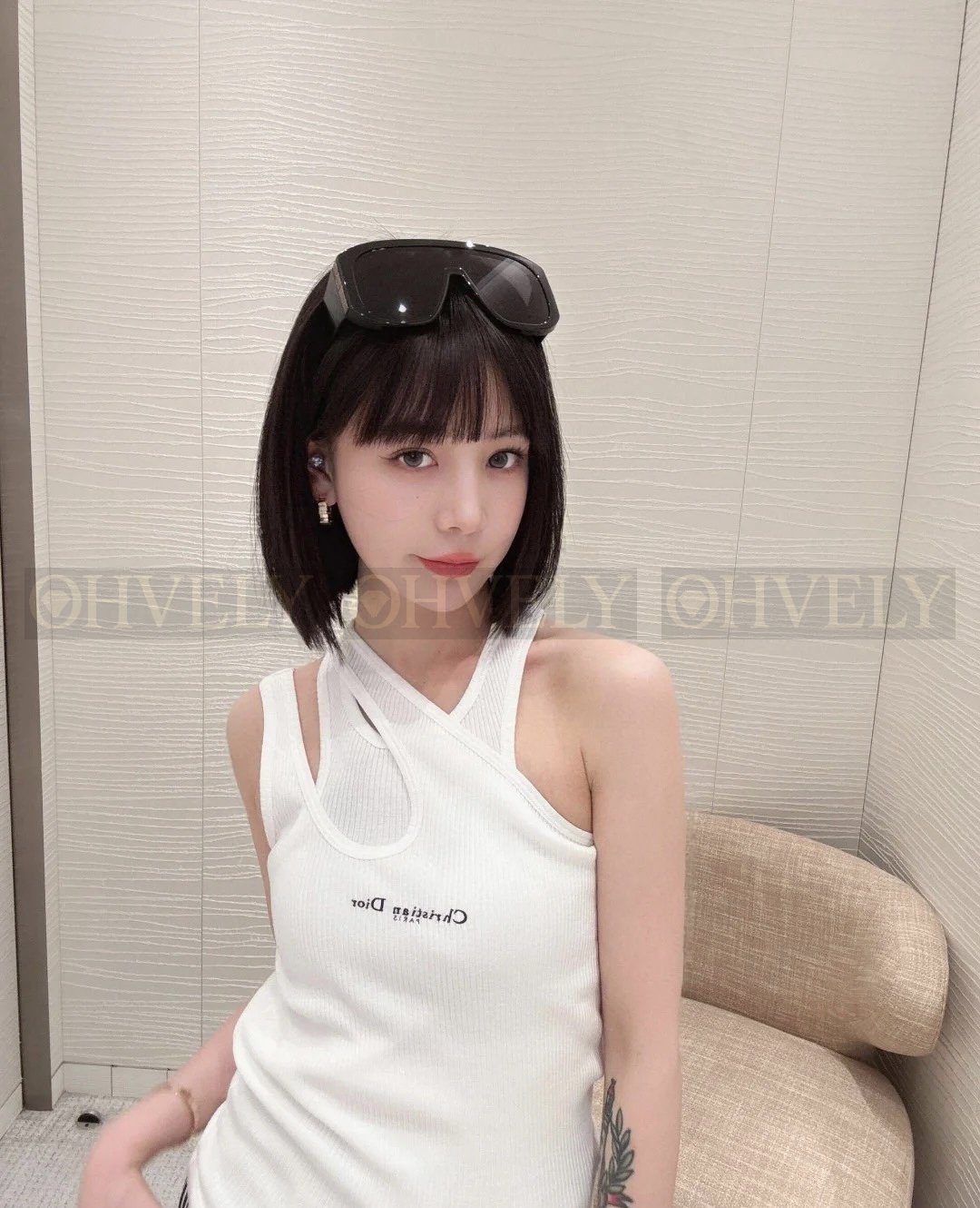 언발란스 탱크 탑 (화이트) 상품 썸네일