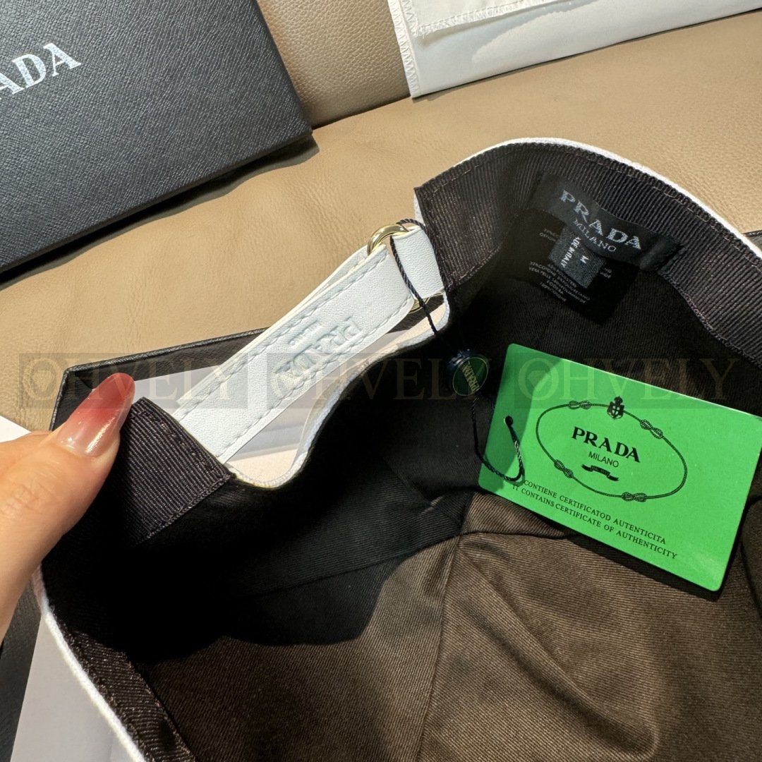 Prada 베이스볼 캡(화이트) 상품 썸네일