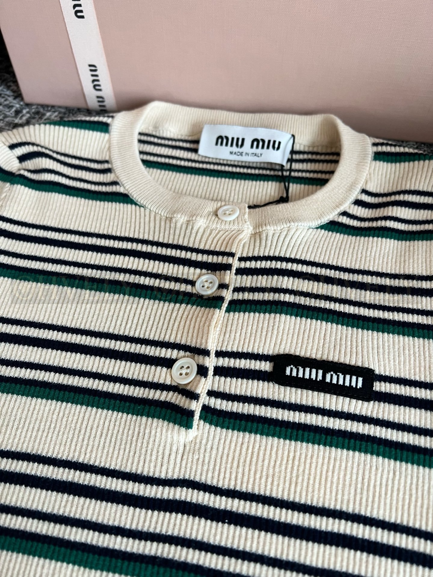 【 ZP버전 】Miu miu코튼 스프라이트 반팔 니트 상품 썸네일