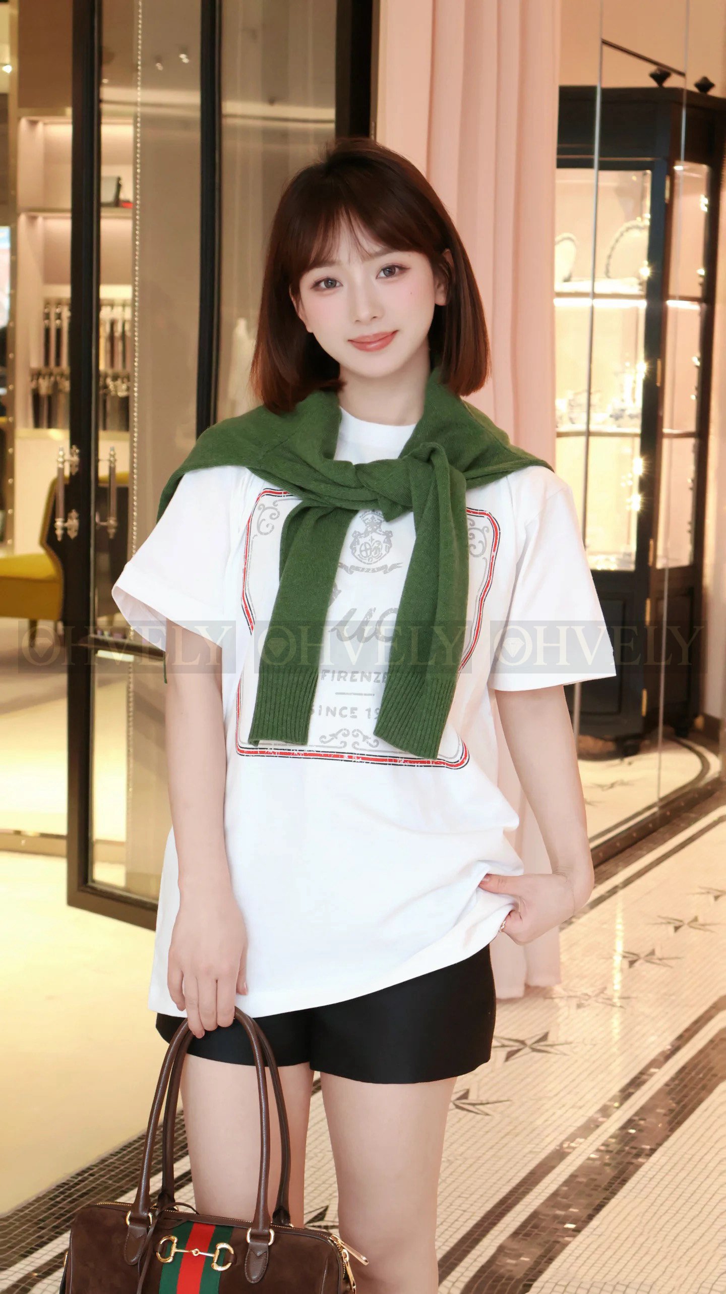 【 ZP버전 】 GUCCI 구찌 라 파밀리아 프린트 코튼 저지 티셔츠 상품 썸네일