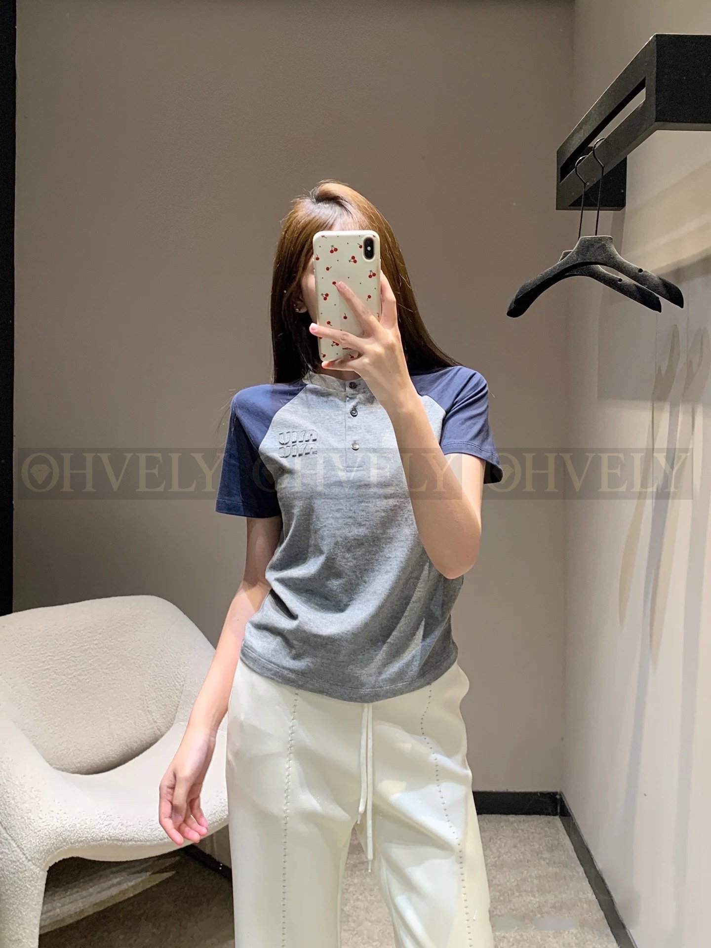 ZP버전 】 MIUMIU 미우미우 콘트라스트 라글란 쇼트 슬리브 티셔츠 상품 썸네일