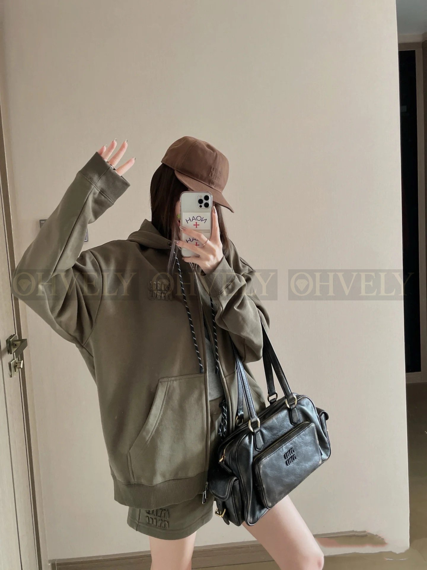 【 ZP버전 】 MIUMIU 올리브 그린 코튼 저지 후드 집업 상품 썸네일