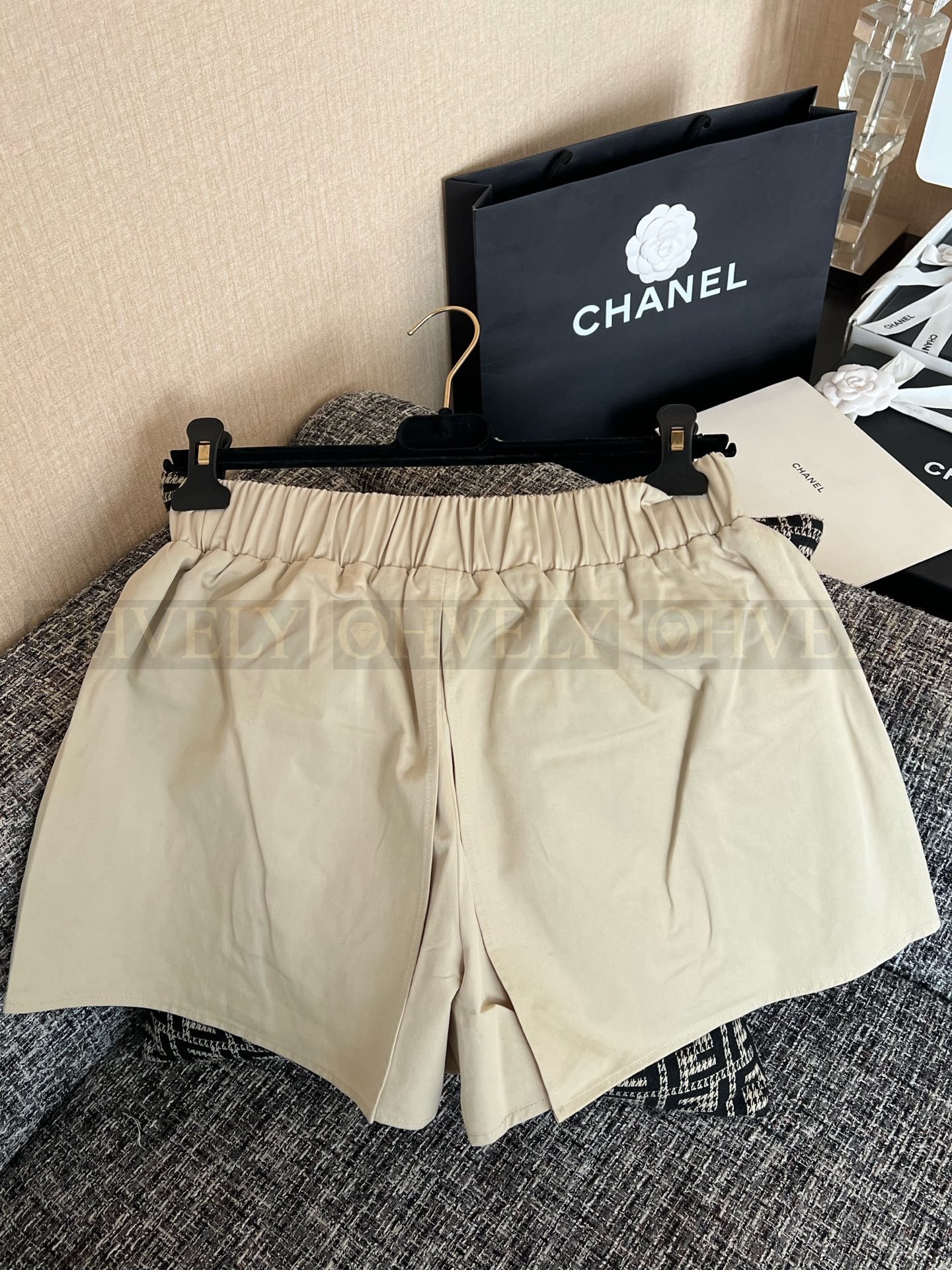 【 ZP버전 】 CHANEL 샤넬 개버딘 포켓 버튼 하이웨스트 숏팬츠 상품 썸네일