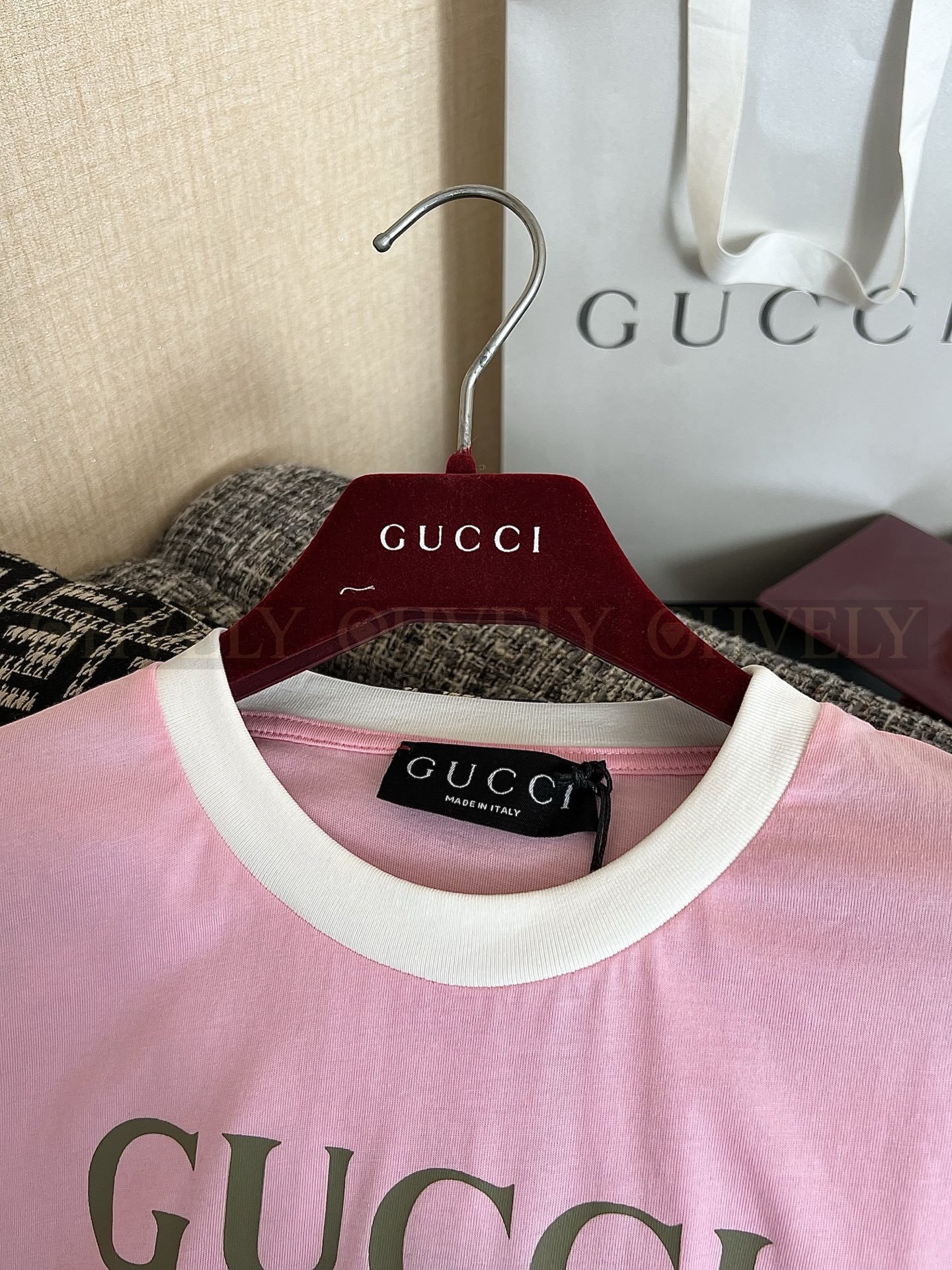 【 ZP버전 】 GUCCI 구찌 26SS 클래식 웹 스트라이프 자수 반팔 티셔츠 상품 썸네일