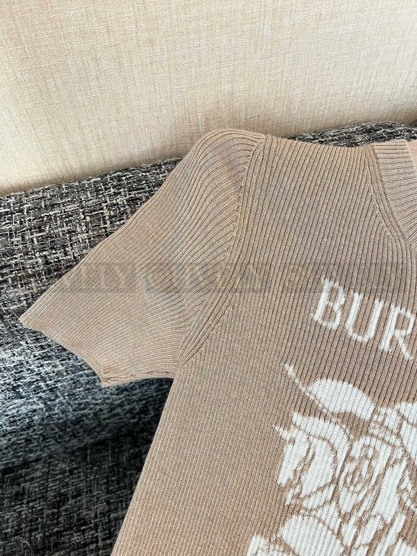【 ZP버전 】 BURBERRY 버버리 EKD 메탈릭 울 블렌드 탑 상품 썸네일