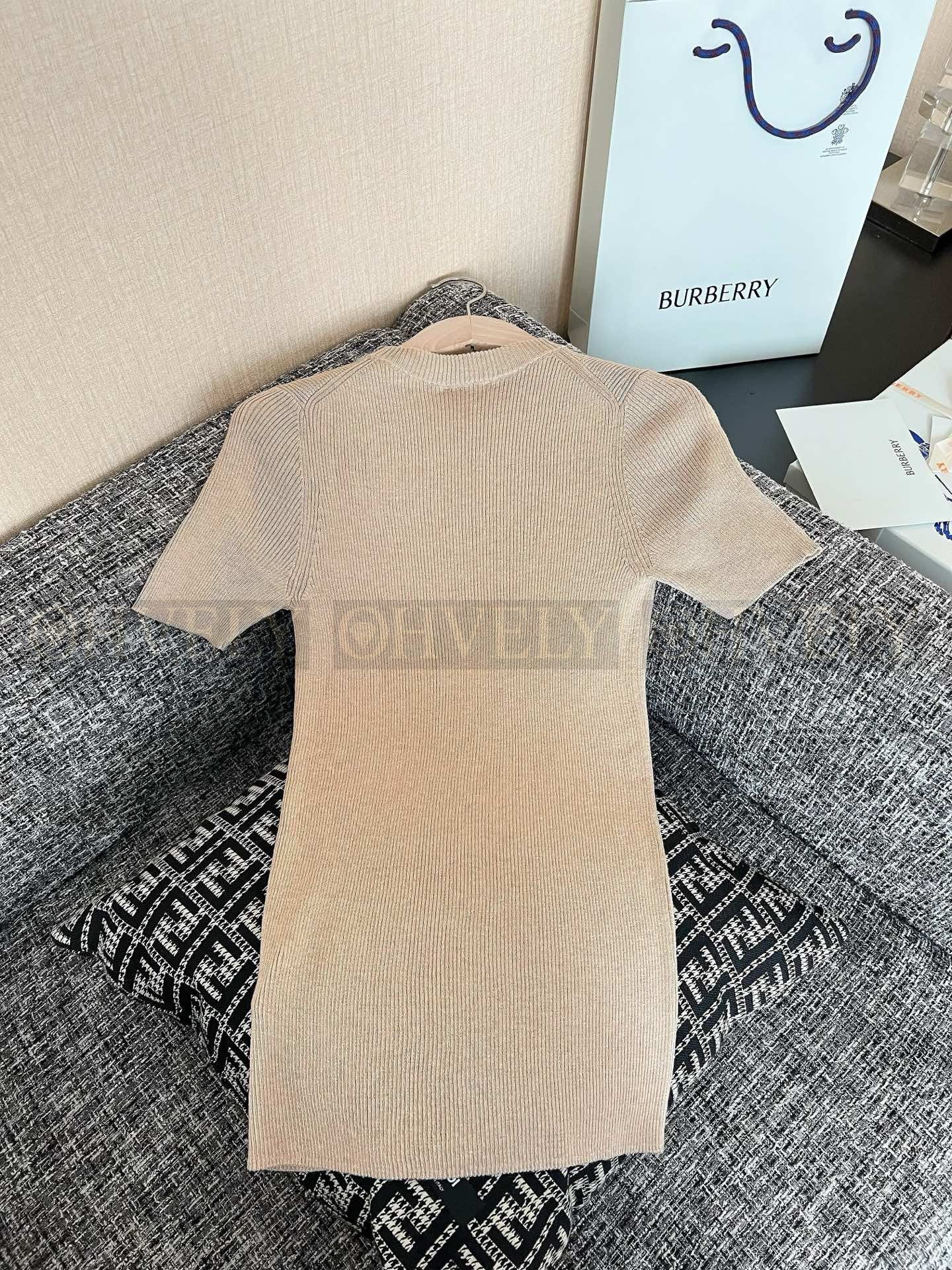 【 ZP버전 】 BURBERRY 버버리 EKD 메탈릭 울 블렌드 탑 상품 썸네일