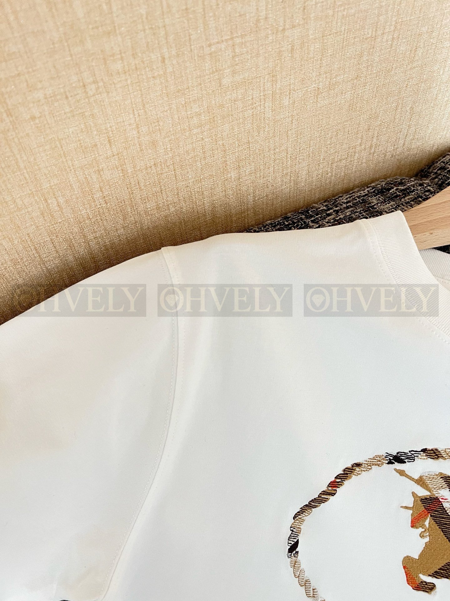 【 ZP버전 】 BURBERRY 버버리 체크 나이트 스탬프 코튼 티셔츠 상품 썸네일