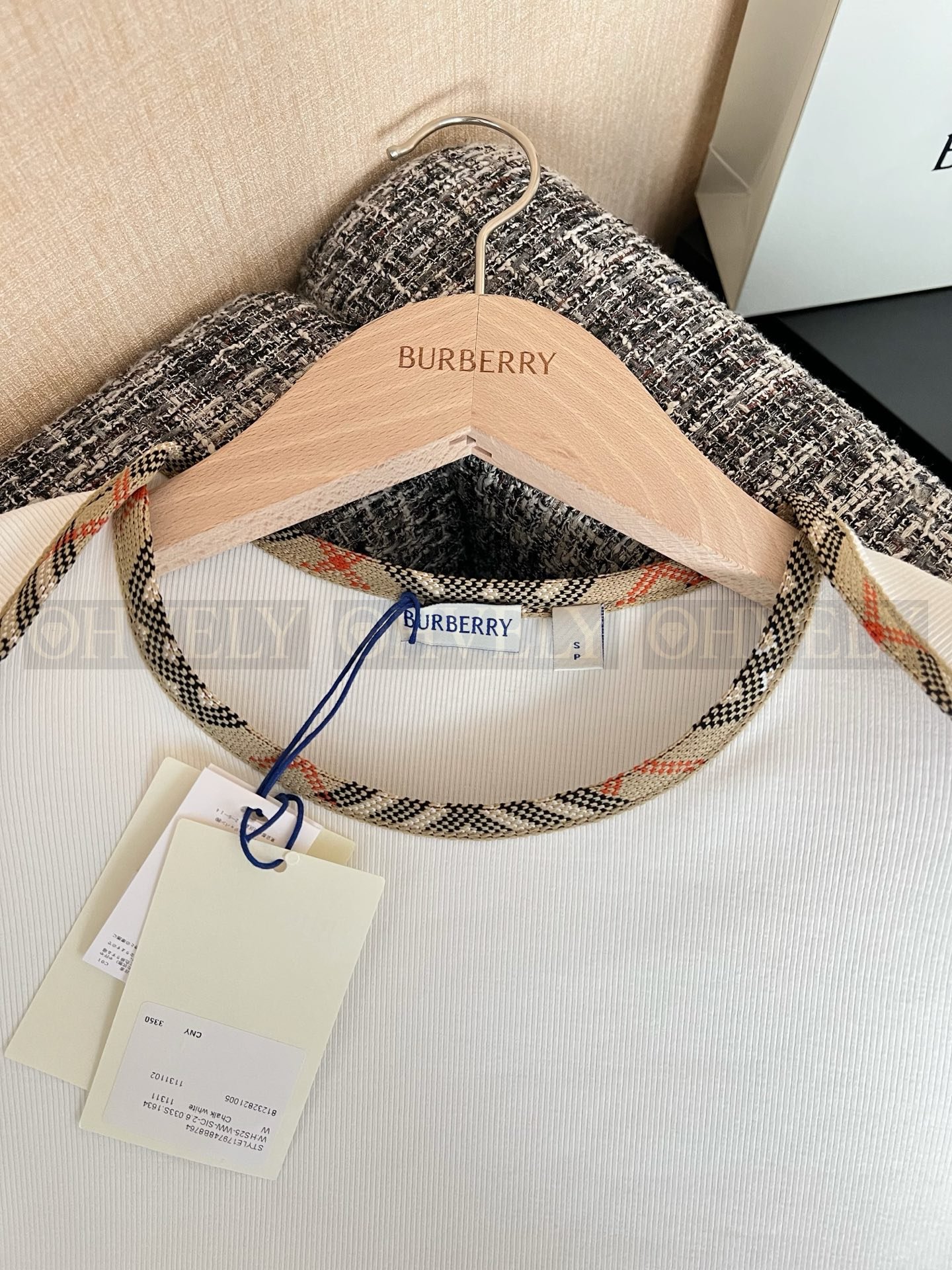 【 ZP버전 】 버버리 체크 칼라 사이드 슬라이싱 반팔 티셔츠 상품 썸네일