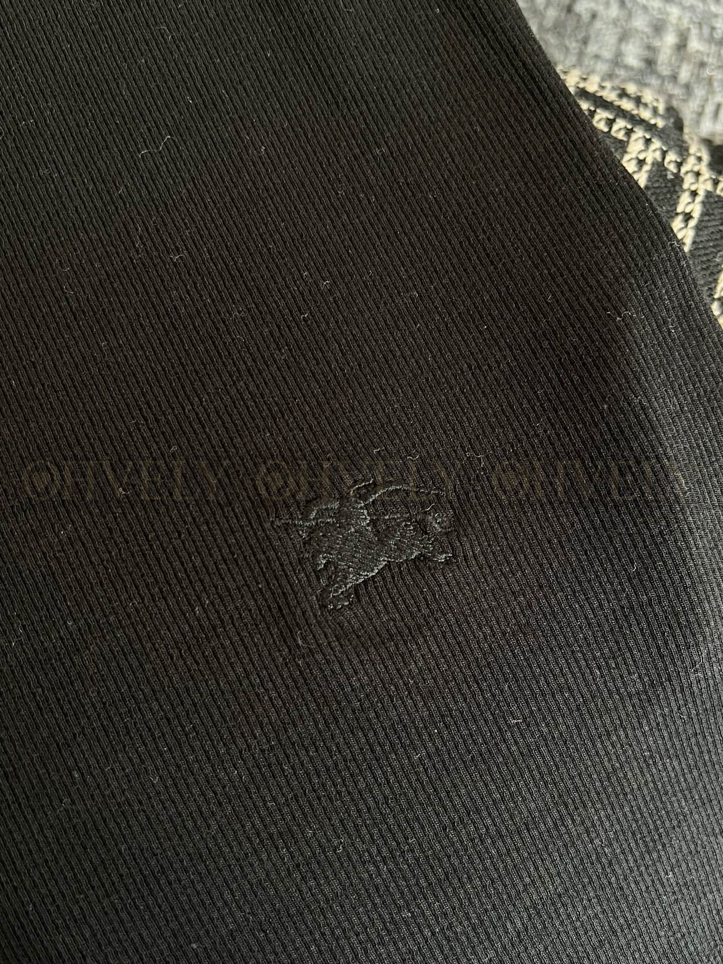 【 ZP버전 】 BURBERRY 버버리 체크 칼라 사이드 슬라이싱 반팔 티셔츠 상품 썸네일