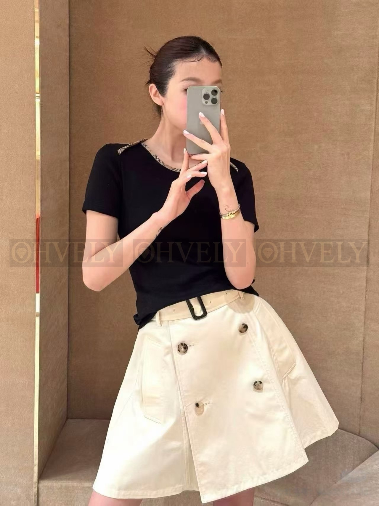 【 ZP버전 】 BURBERRY 버버리 체크 칼라 사이드 슬라이싱 반팔 티셔츠 상품 썸네일