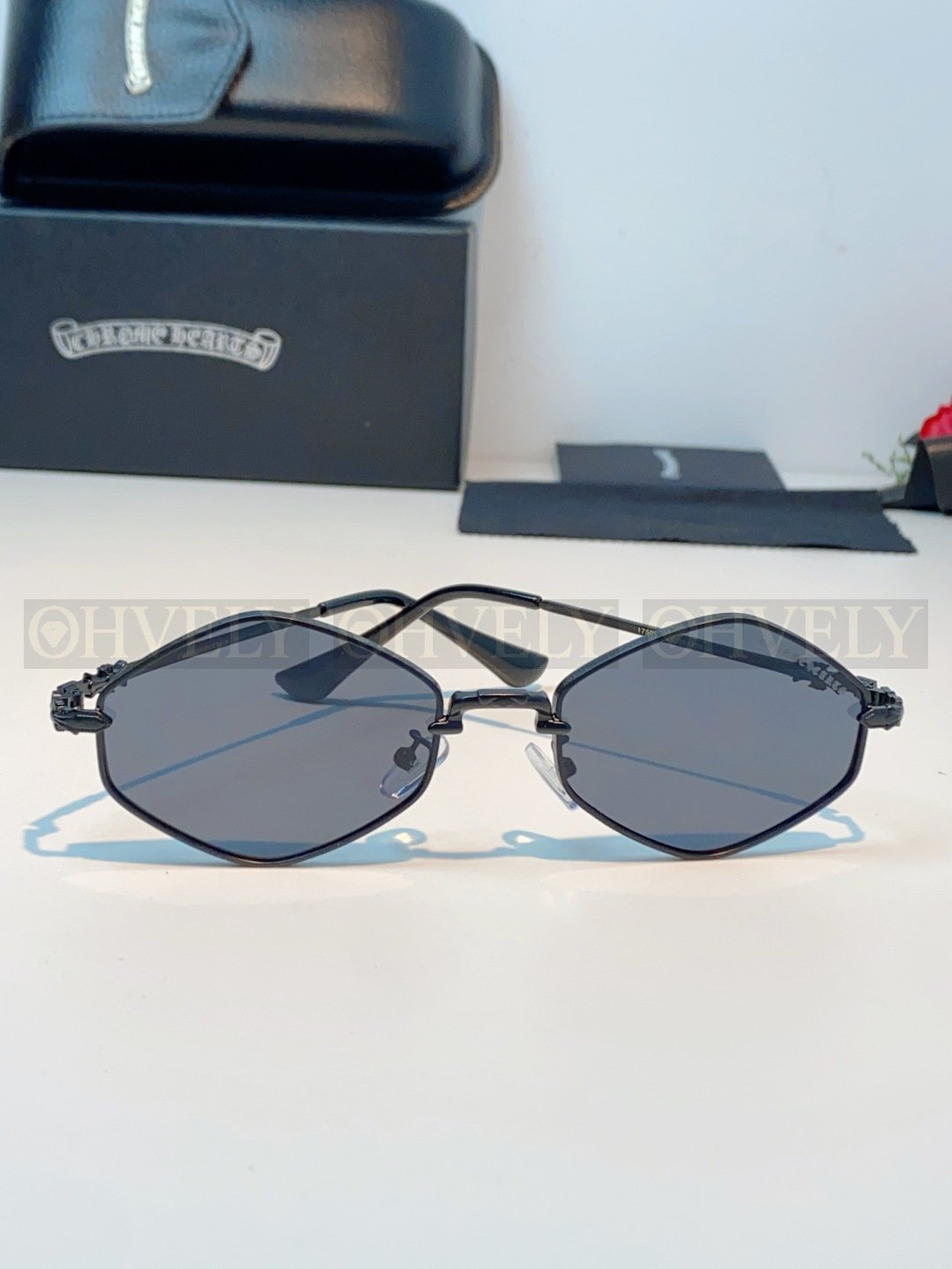 CHROME HEARTS  크롬하츠 다이아몬드 독 선글라스 상품 썸네일