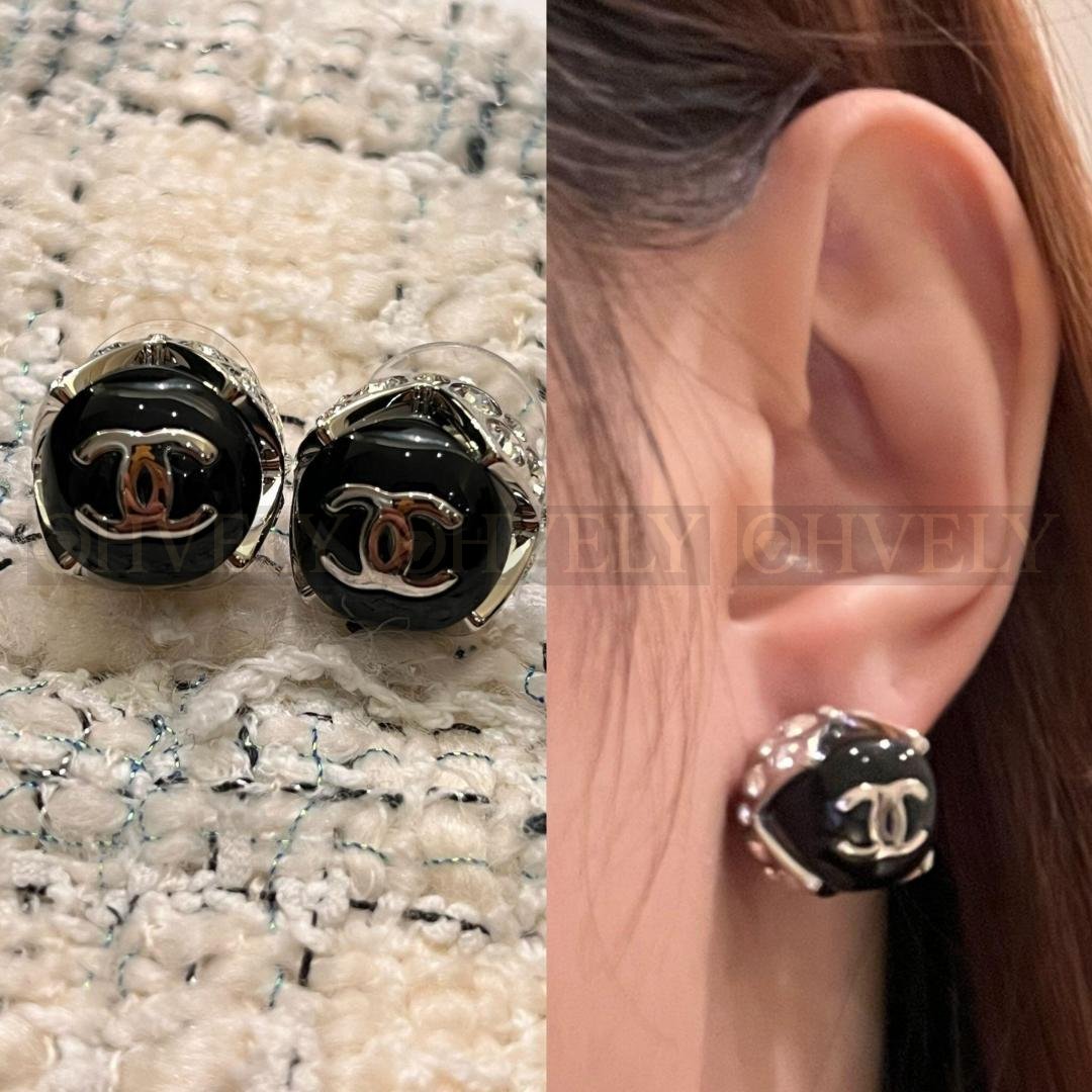 샤넬 CHANEL 퀼팅 메탈 블랙 레진 이어링 상품 썸네일