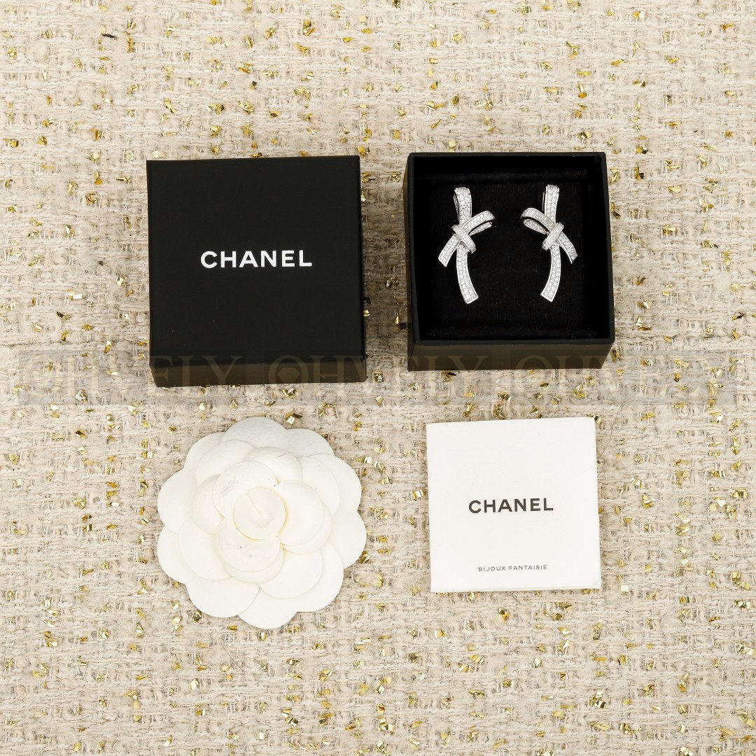 샤넬 CHANEL 뤼반 이어링 (실버) 상품 썸네일