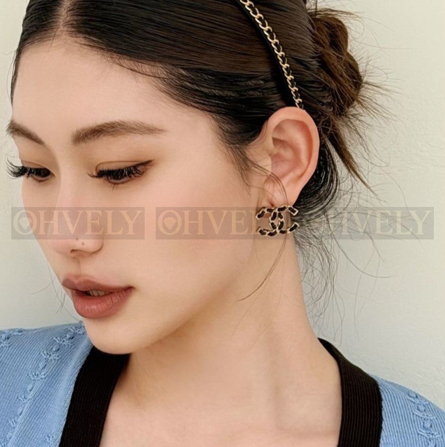 샤넬 CHANEL CC 로고 가죽 체인 이어링 상품 썸네일