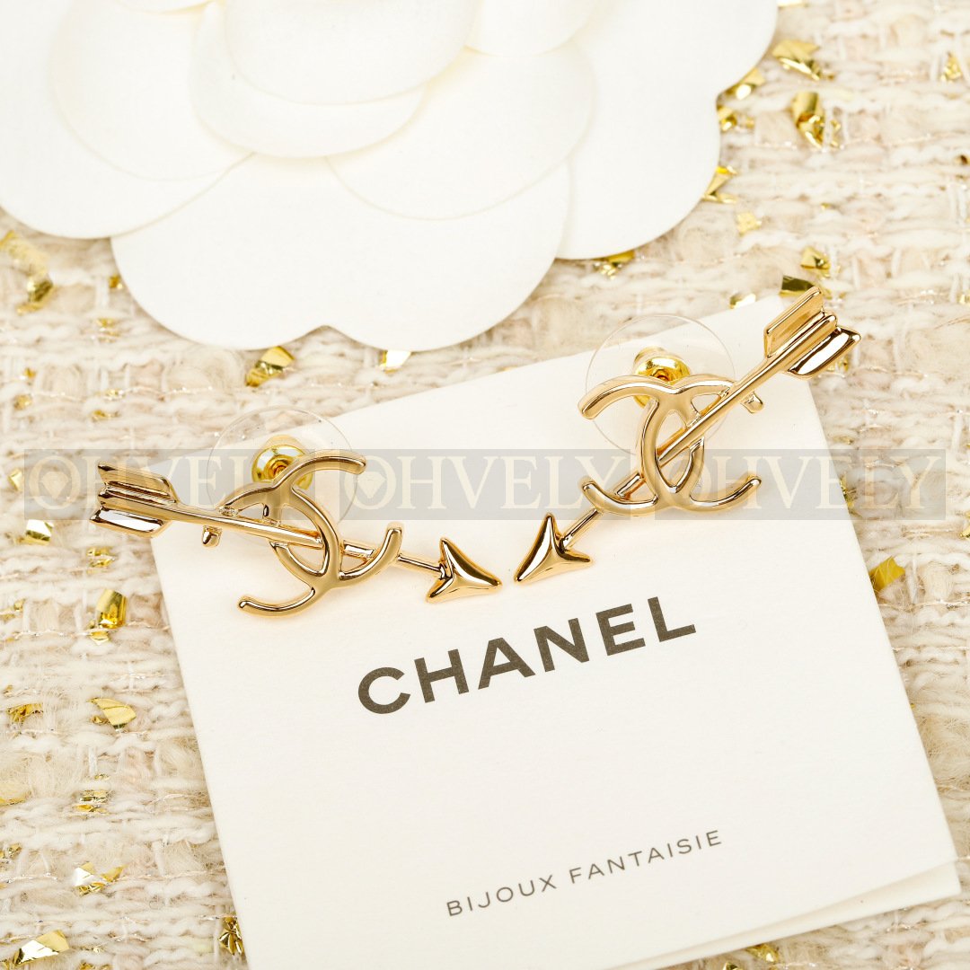 샤넬 CHANEL CC 로고 에로 스터드 이어링 상품 썸네일
