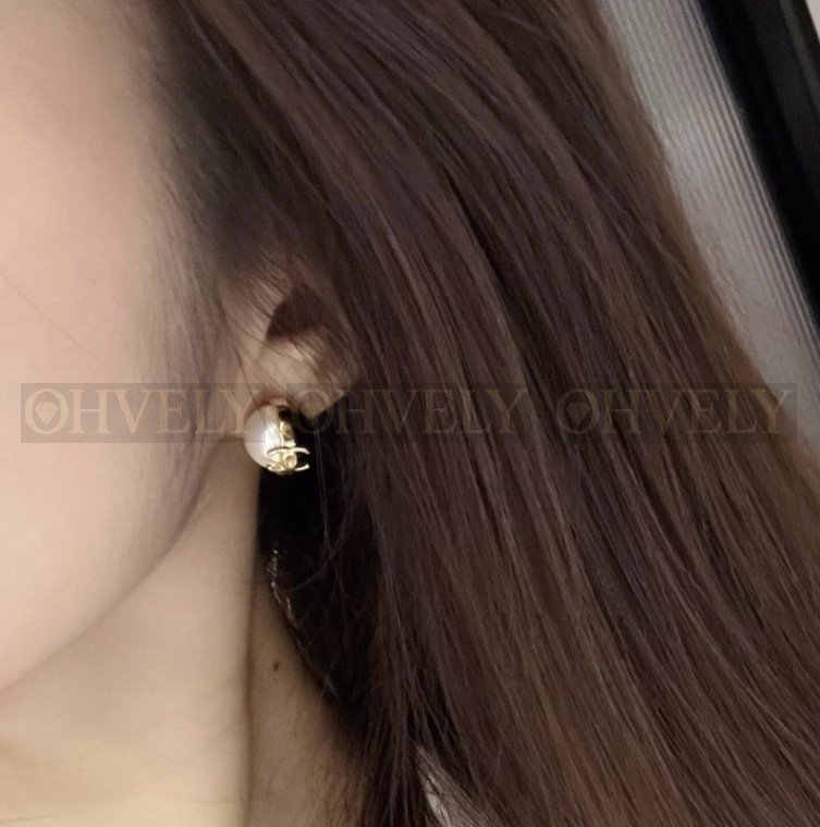 샤넬 CHANEL 바이컬러 레진 후프 이어링 (금장) 상품 썸네일