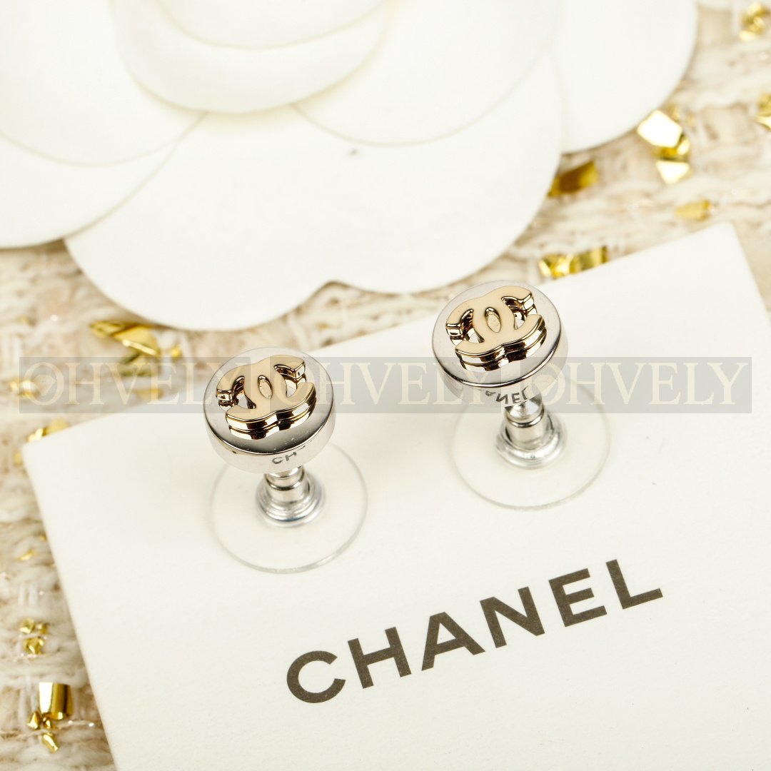 샤넬 CHANEL 바이컬러 버튼 이어링 상품 썸네일