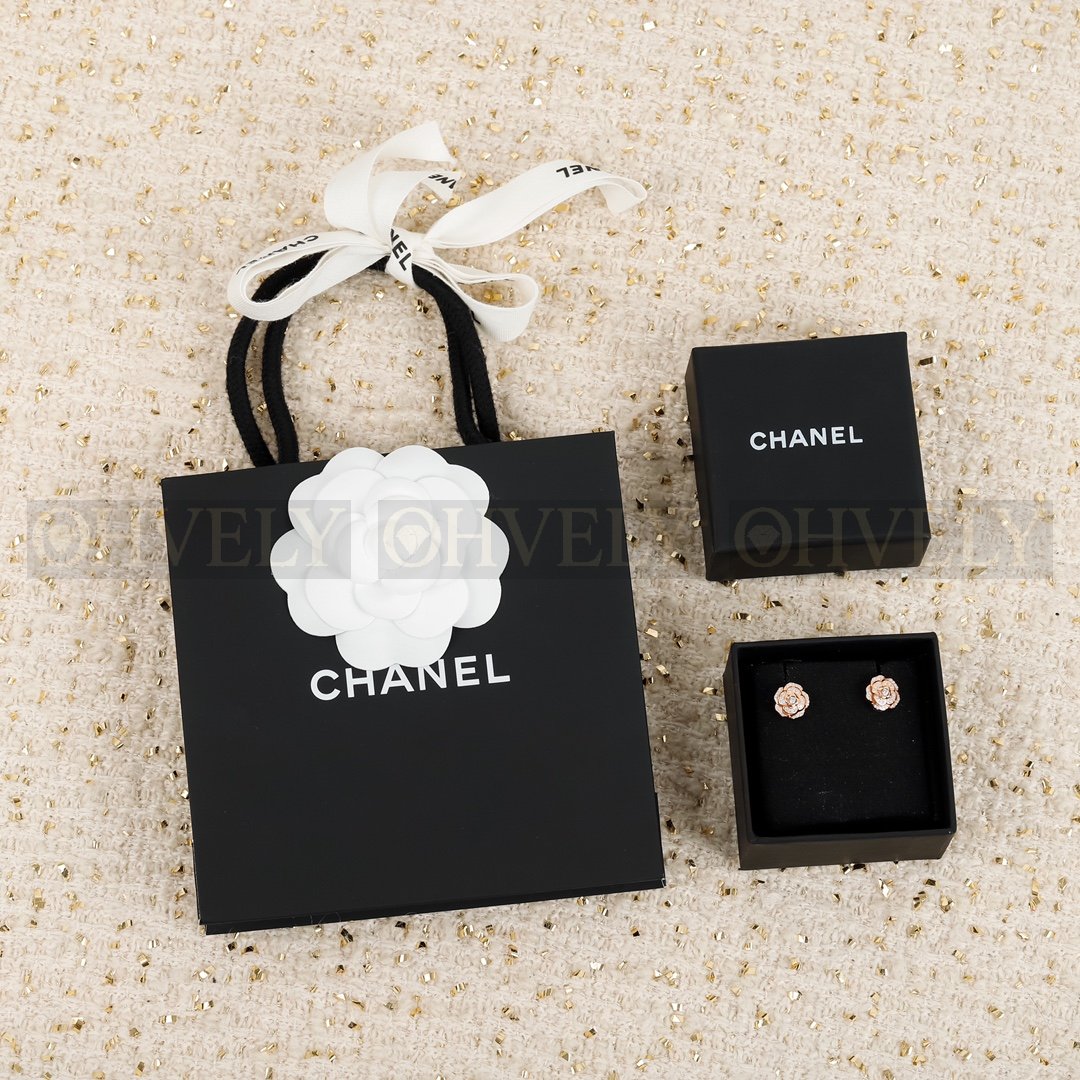 샤넬 CHANEL 부통 드 까멜리아 (V금판)